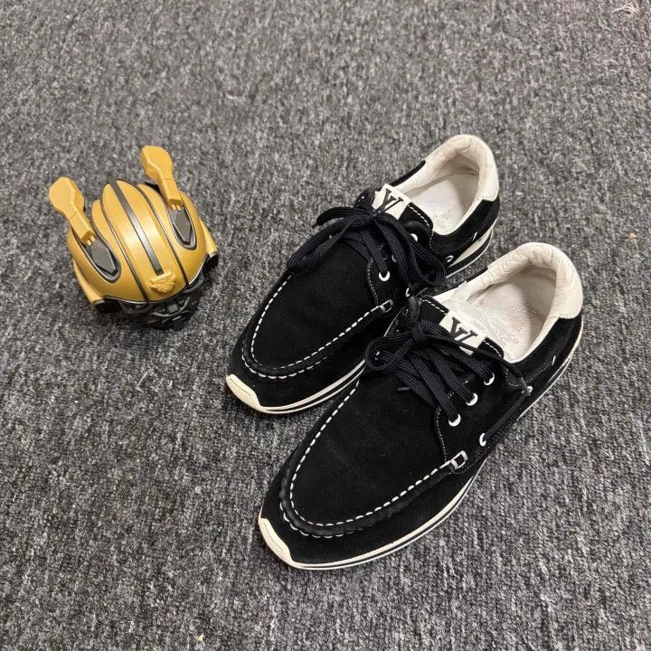 Louis Vuitton Louis Vuitton Fashionable Low-top Sneakers -2508 Size US 9.5 / EU 42-43 - 1 Thumbnail
