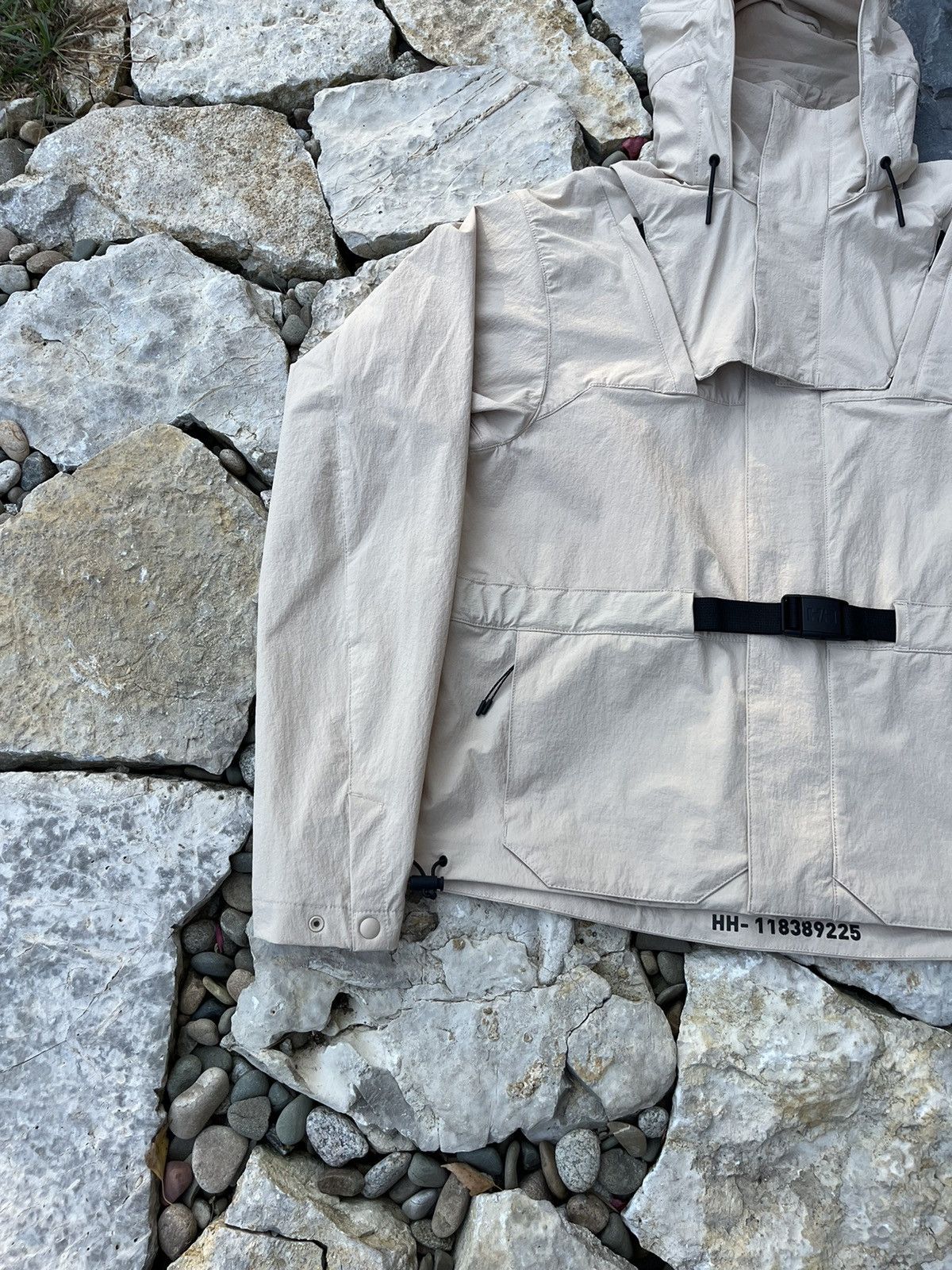 Designer × Helly Hansen Helly Hansen HH-118389225 arc hood system sample jacket Size US S / EU 44-46 / 1 - 5 Thumbnail