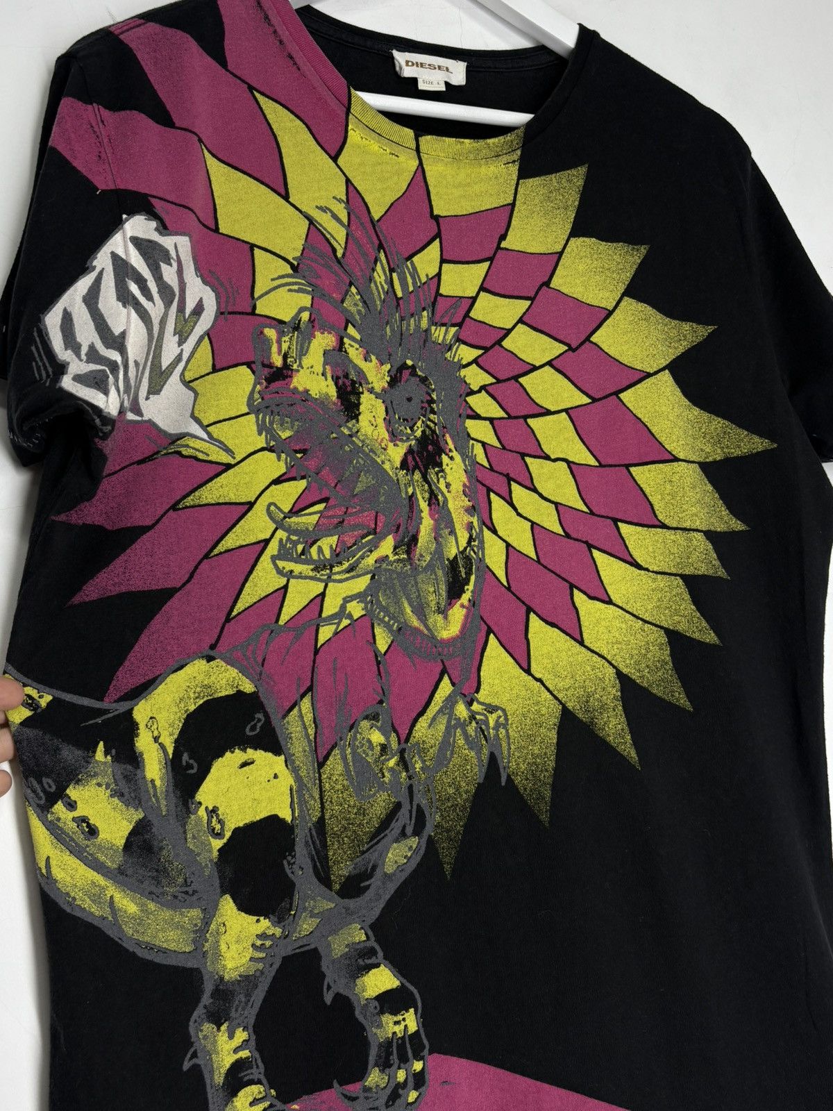 Diesel Vintage 90s Diesel Japanese Dragon Y2k T-Shirt Size US L / EU 52-54 / 3 - 3 Thumbnail