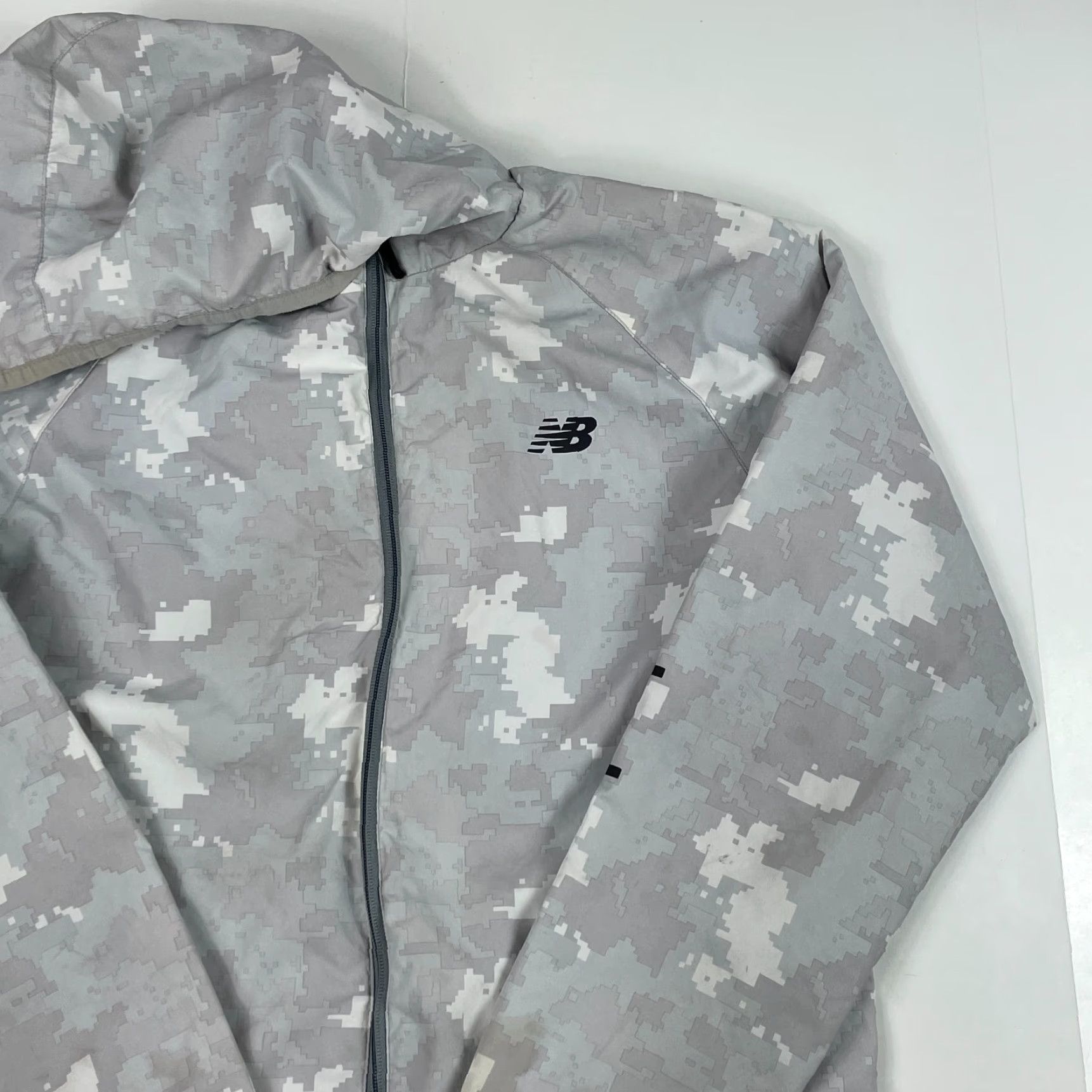 New Balance New Balance Jacket Mens Small Gray Camouflage Hooded Full Zip Running Hiking Gym Size US S / EU 44-46 / 1 - 3 Thumbnail