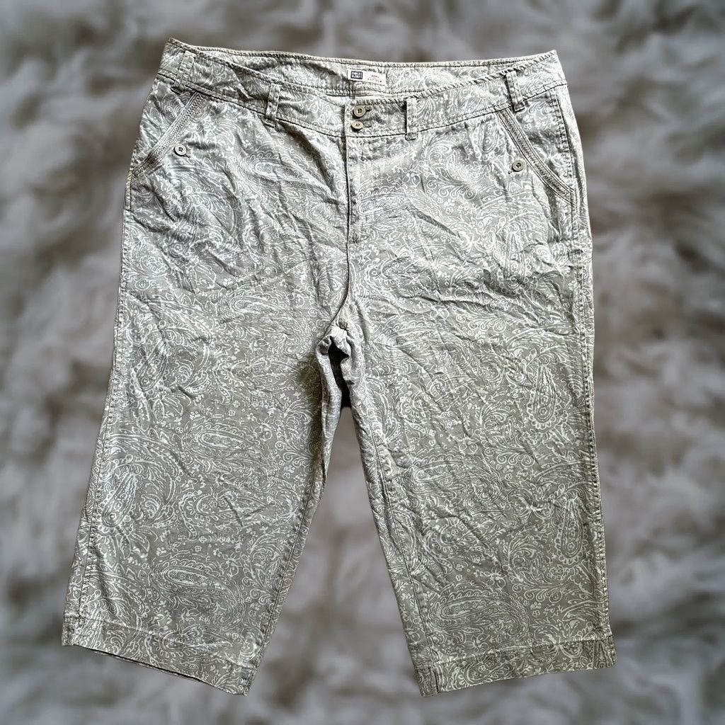 Faded Glory Faded Glory Pants Womens 22W Capri High Rise Floral Light Green Size 40" / US 18 - 1 Thumbnail