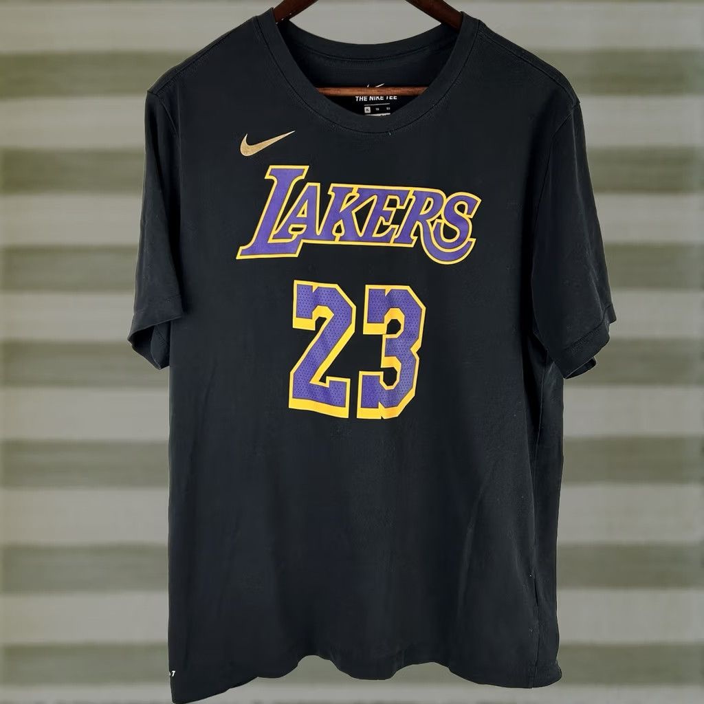 Nike Nike Lakers LeBron James 23 NBA Graphic Tee Crew Neck Short Sleeve BV1919 XL Size US 36 / EU 52 - 1 Thumbnail
