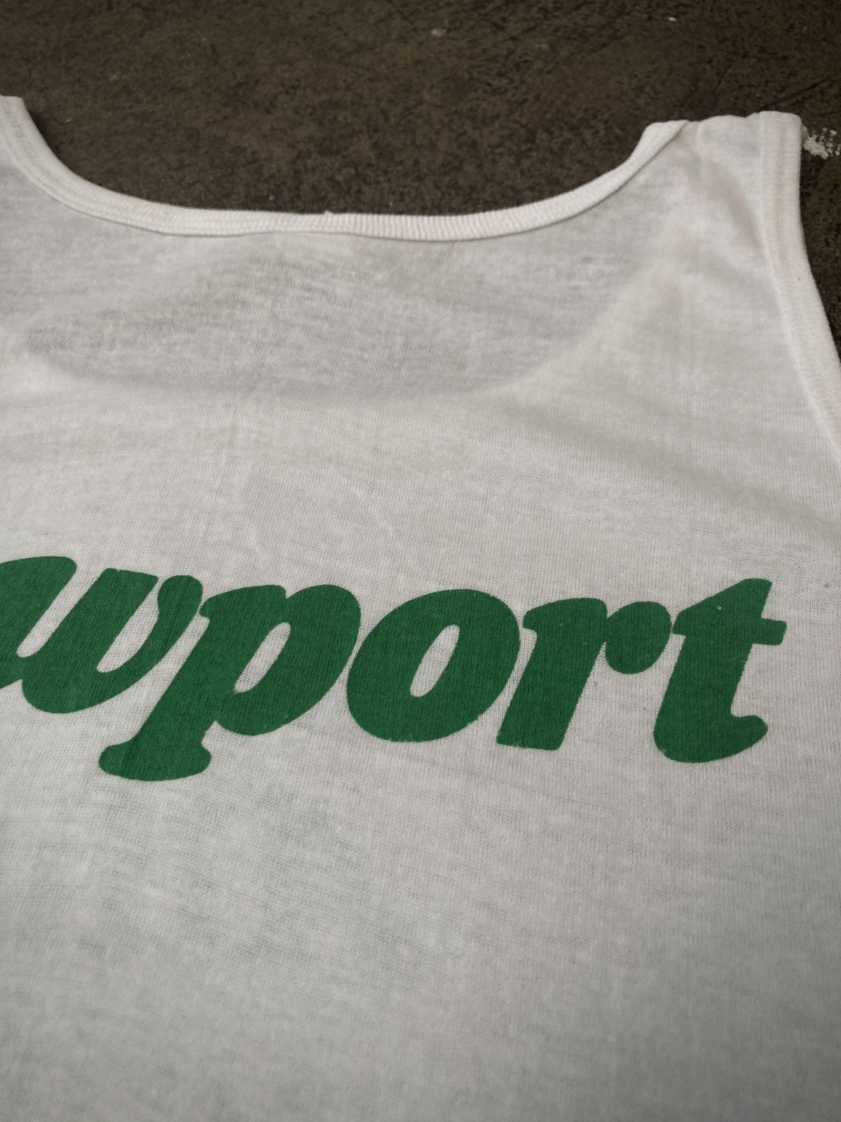 Vintage Vintage 90s Newport Cigarettes Tank Top Size US L / EU 52-54 / 3 - 10 Thumbnail