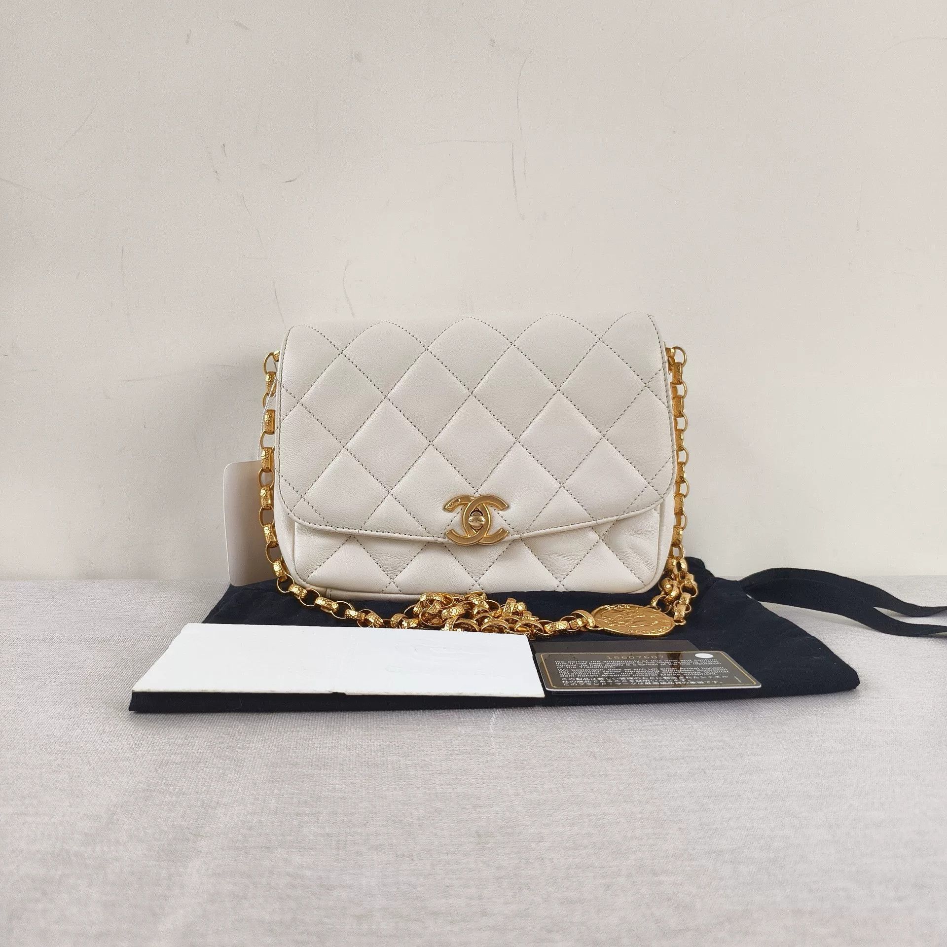 Chanel Pre-loved Bag Very good condition Size ONE SIZE - 1 Thumbnail