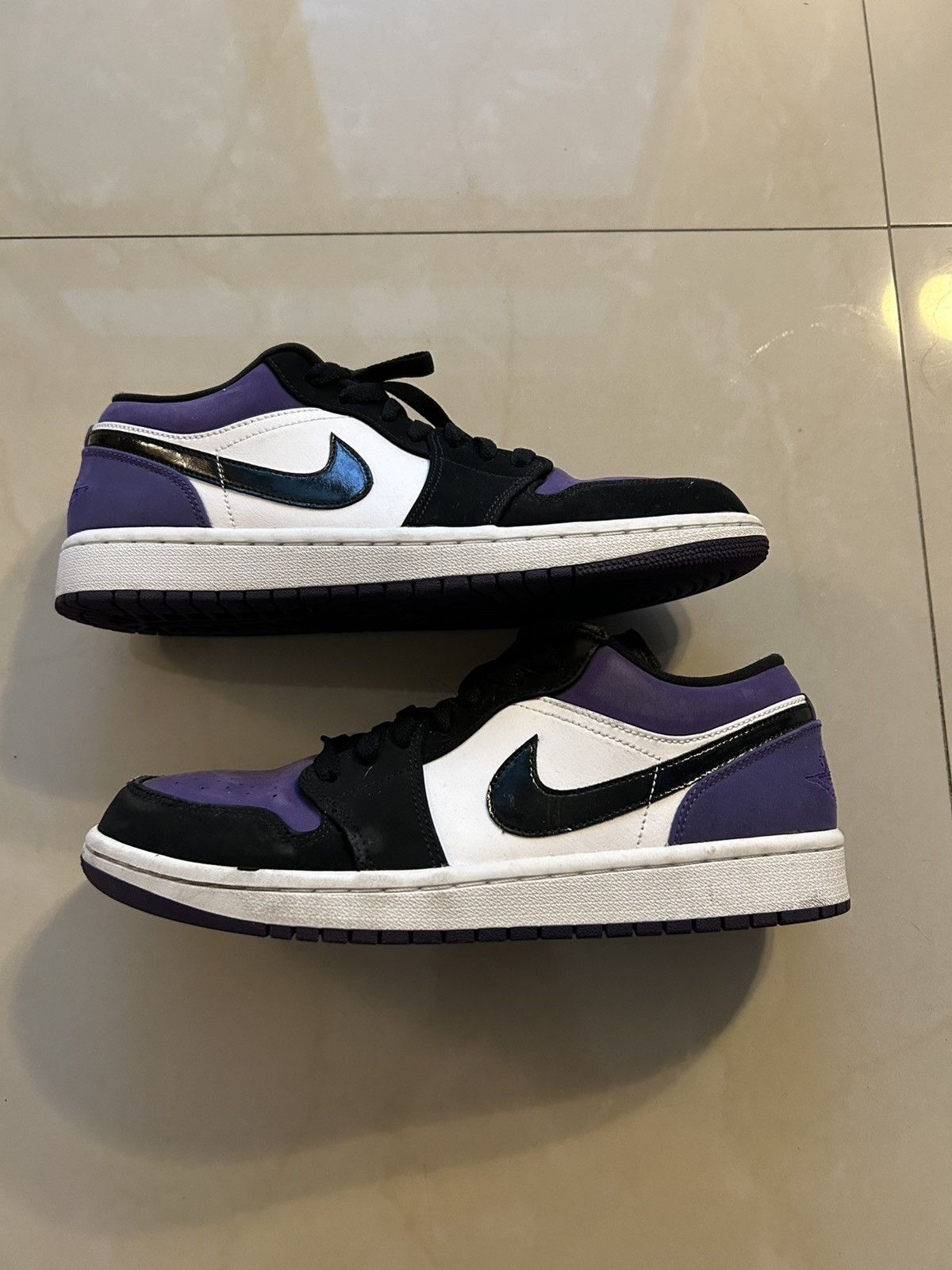 Jordan Brand Jordan 1 Court Purple lows Size US 9 / EU 42 - 1 Thumbnail