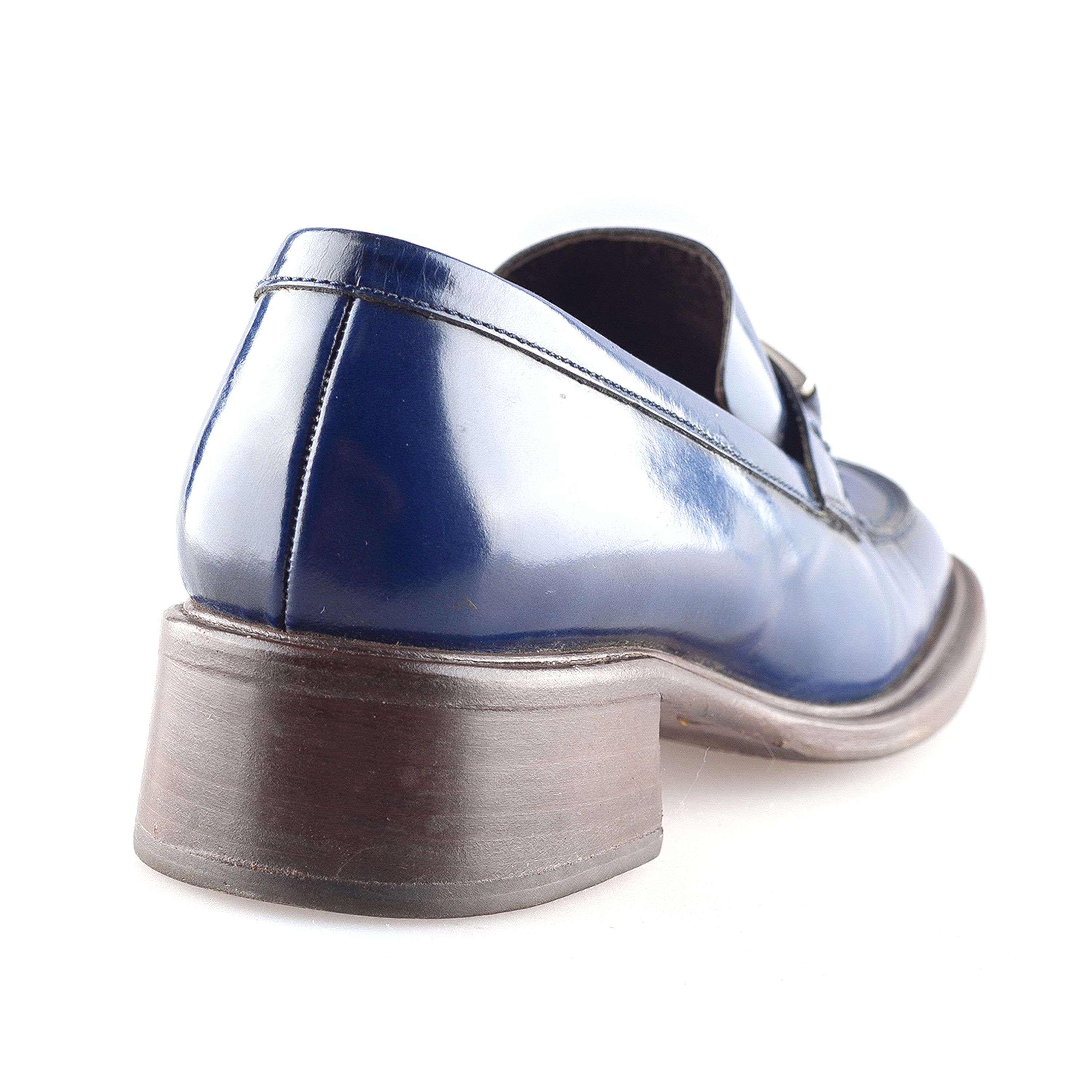 Prada Prada Vintage Blue Leather Loafers (38,5 EU) Size US 7.5 / IT 37.5 - 8 Thumbnail