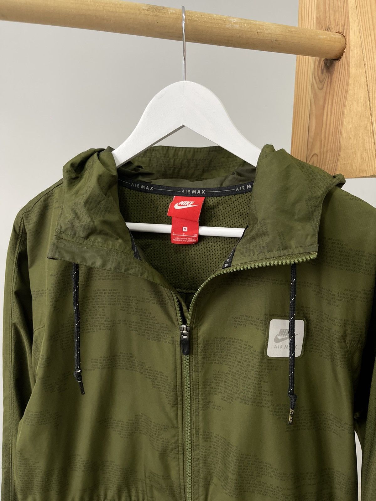 Nike Nike Air Max Woven Monogram Packable Windbreaker Jacket Size US S / EU 44-46 / 1 - 7 Thumbnail