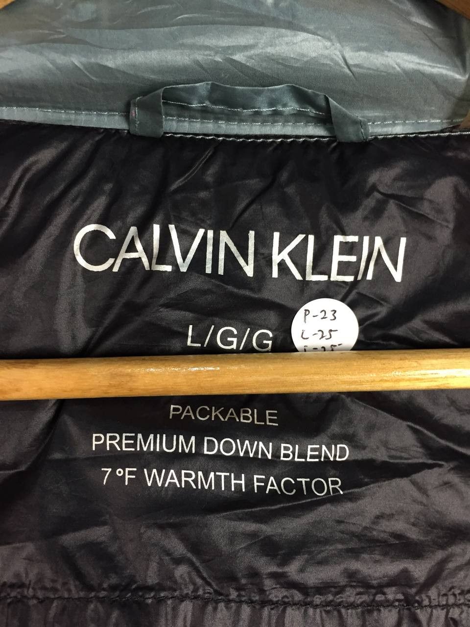Calvin Klein Calvin Klein Women's Shine Hooded Packable Down Puffer Coat Size L / US 10 / IT 46 - 12 Thumbnail