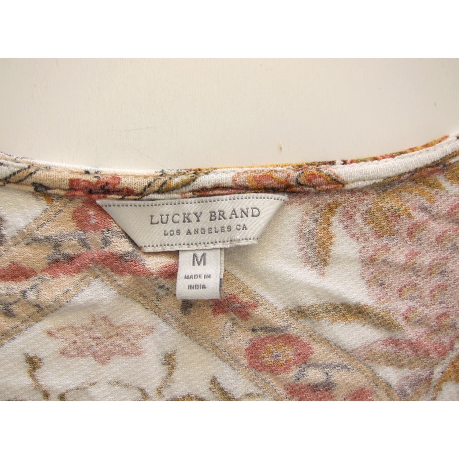 Lucky Brand Lucky Brand Soft White Pink Floral V-Neck Short Sleeve Wrap Blouse Medium Size M / US 6-8 / IT 42-44 - 4 Thumbnail
