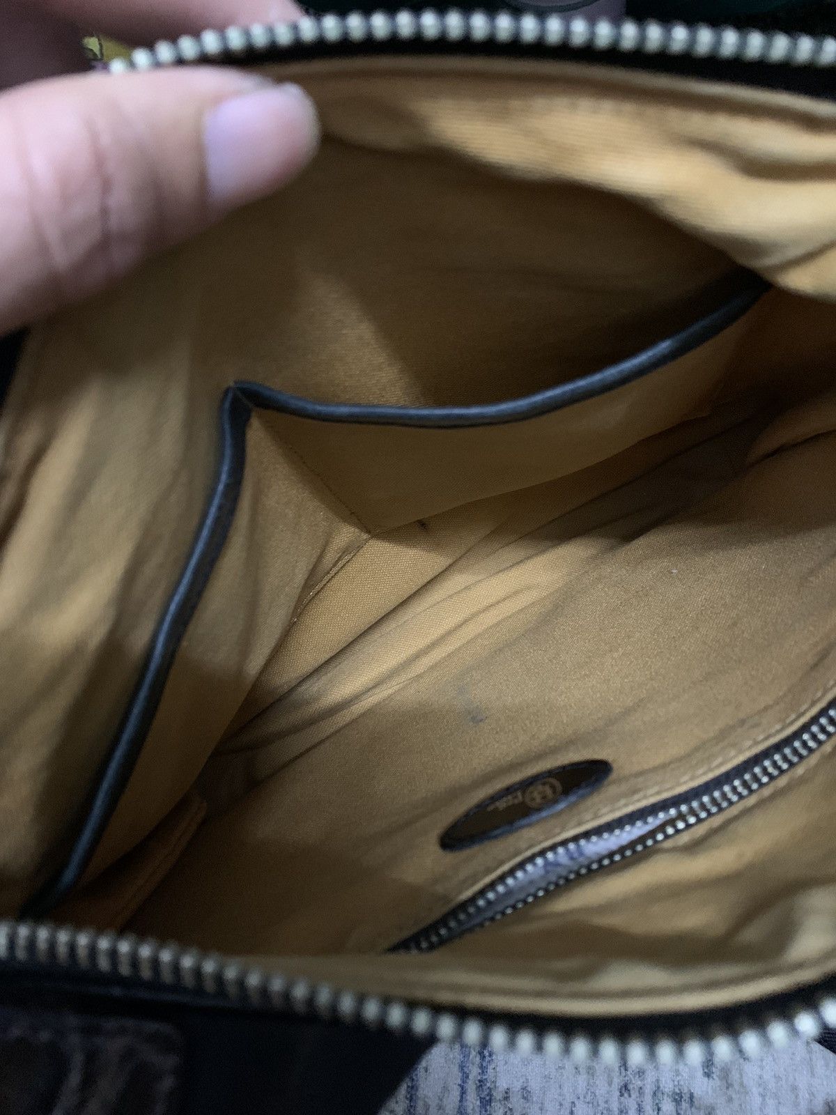 Japanese Brand Leather Sling Bag Liore Size ONE SIZE - 9 Thumbnail