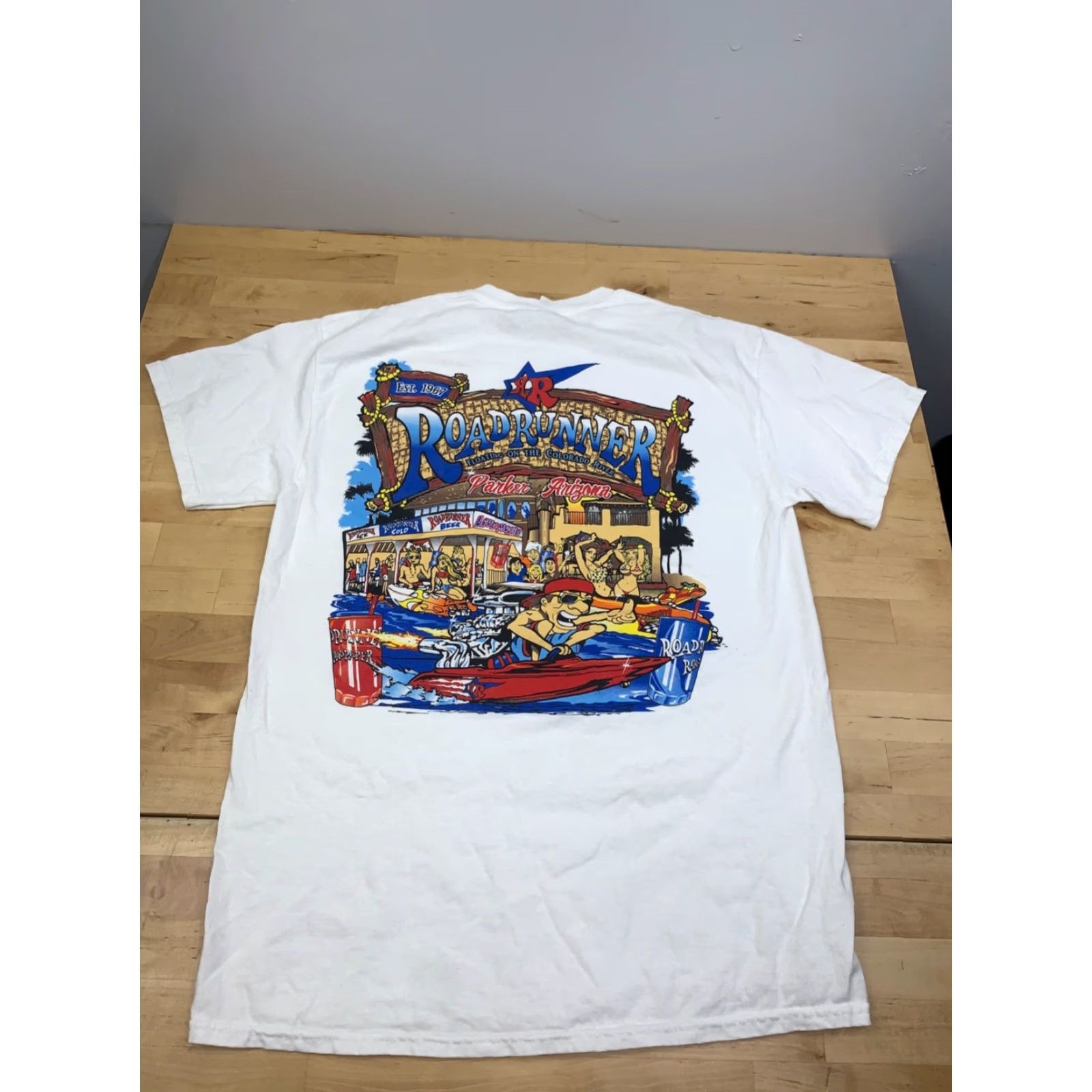 Gildan VTG Roadrunner Shirt Mens M White Cotton Gildan T-Shirt Slim Fit? Regular no. Size US M / EU 48-50 / 2 - 8 Thumbnail