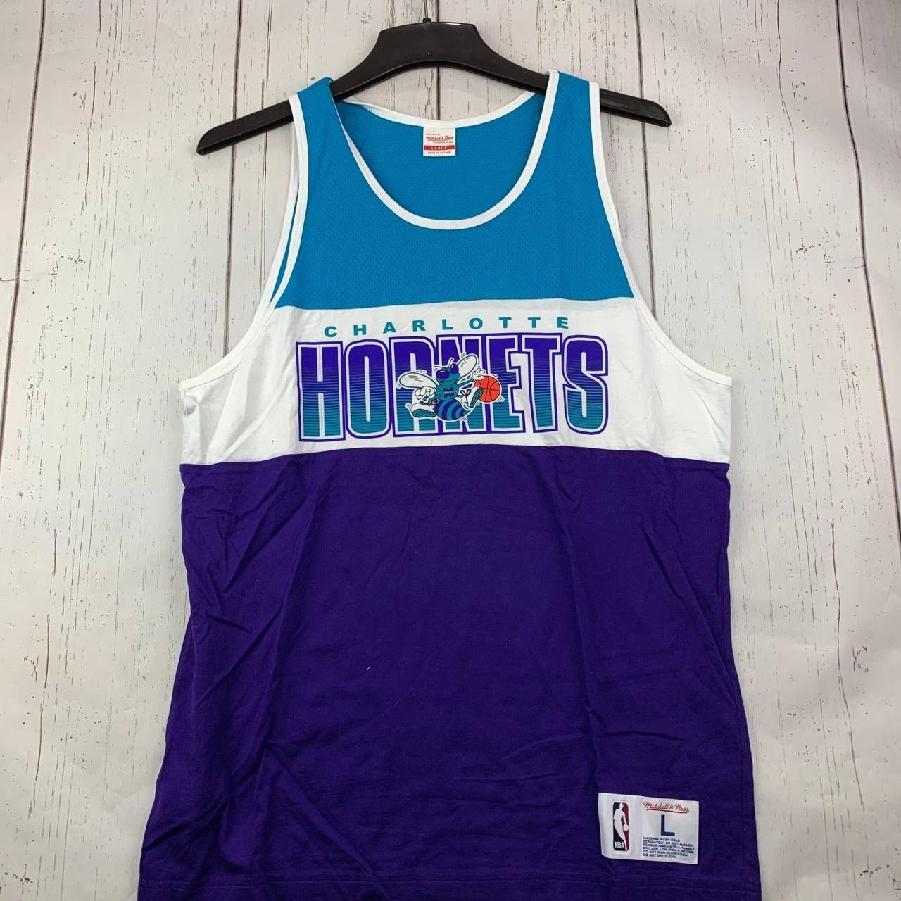 Mitchell & Ness Charlotte Hornets Large Mitchell & Ness Sleeveless Shirt Men Size US L / EU 52-54 / 3 - 1 Thumbnail