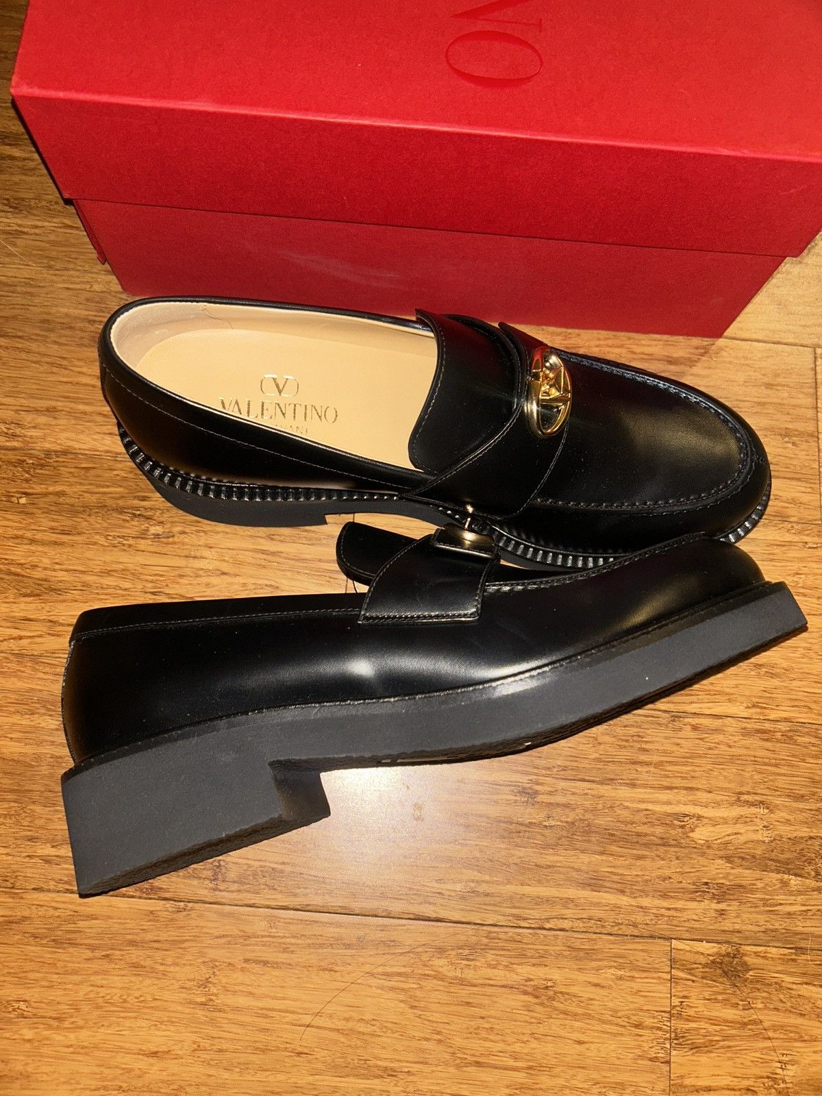 Valentino Valentino Garavani VLOGO Locker Loafer Black size 41 Size US 11 / IT 41 - 8 Thumbnail