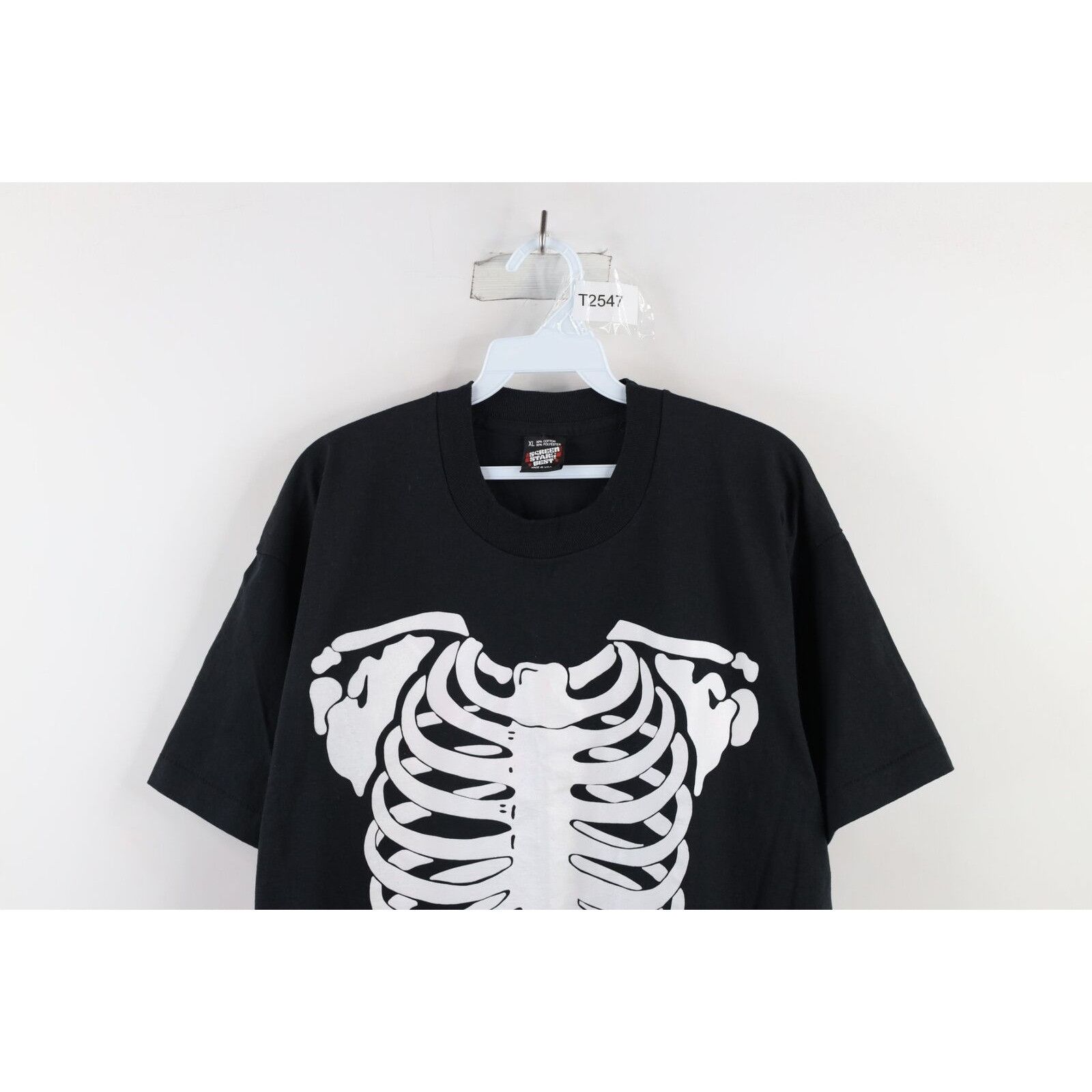 Vintage Vintage 80s Streetwear Halloween Skeleton T-Shirt Size US XL / EU 56 / 4 - 2 Thumbnail