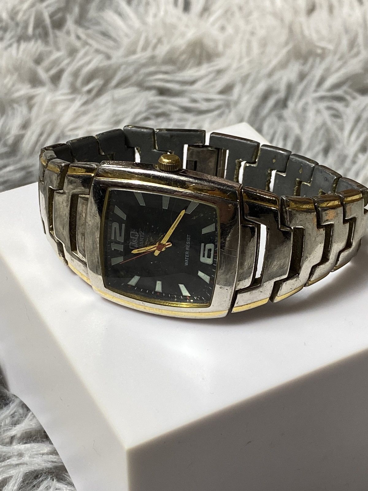 Japanese Brand Q&Q Retro Quartz Watch - Classic Japanese Brand Size ONE SIZE - 2 Thumbnail