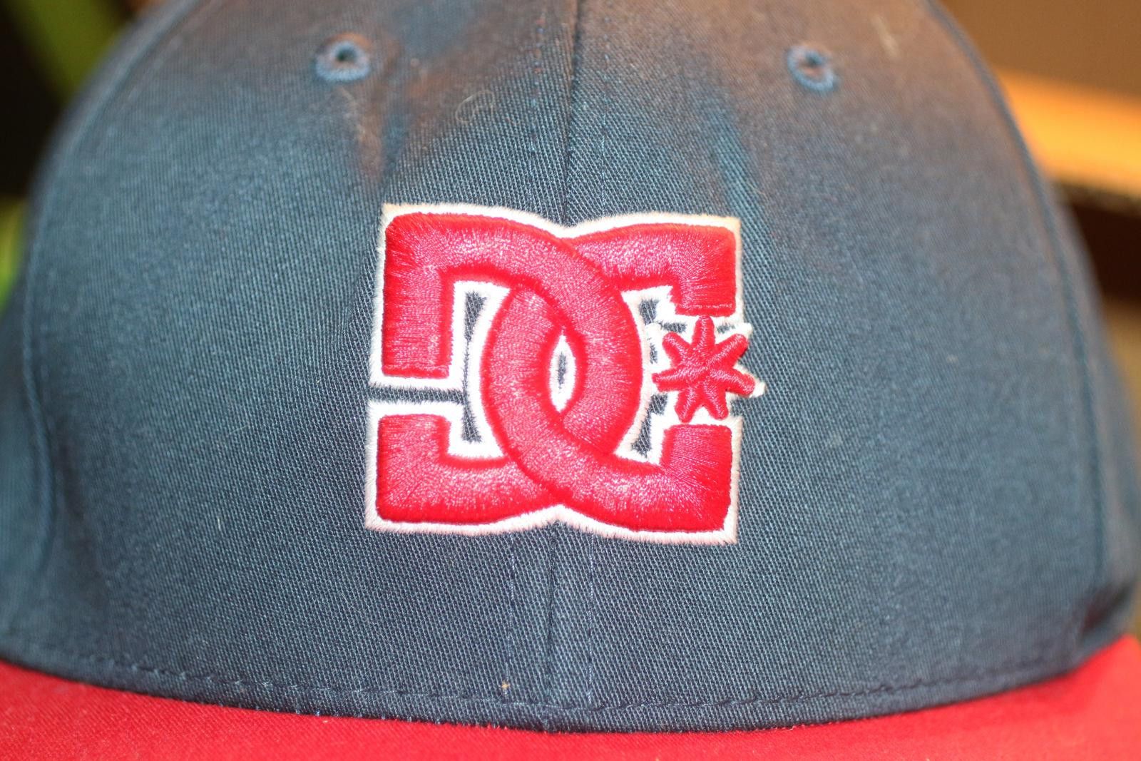 Other DC Shoes Classic Logo Snapback cap Navy Red FlatBrim Yupoong Size ONE SIZE - 2 Thumbnail