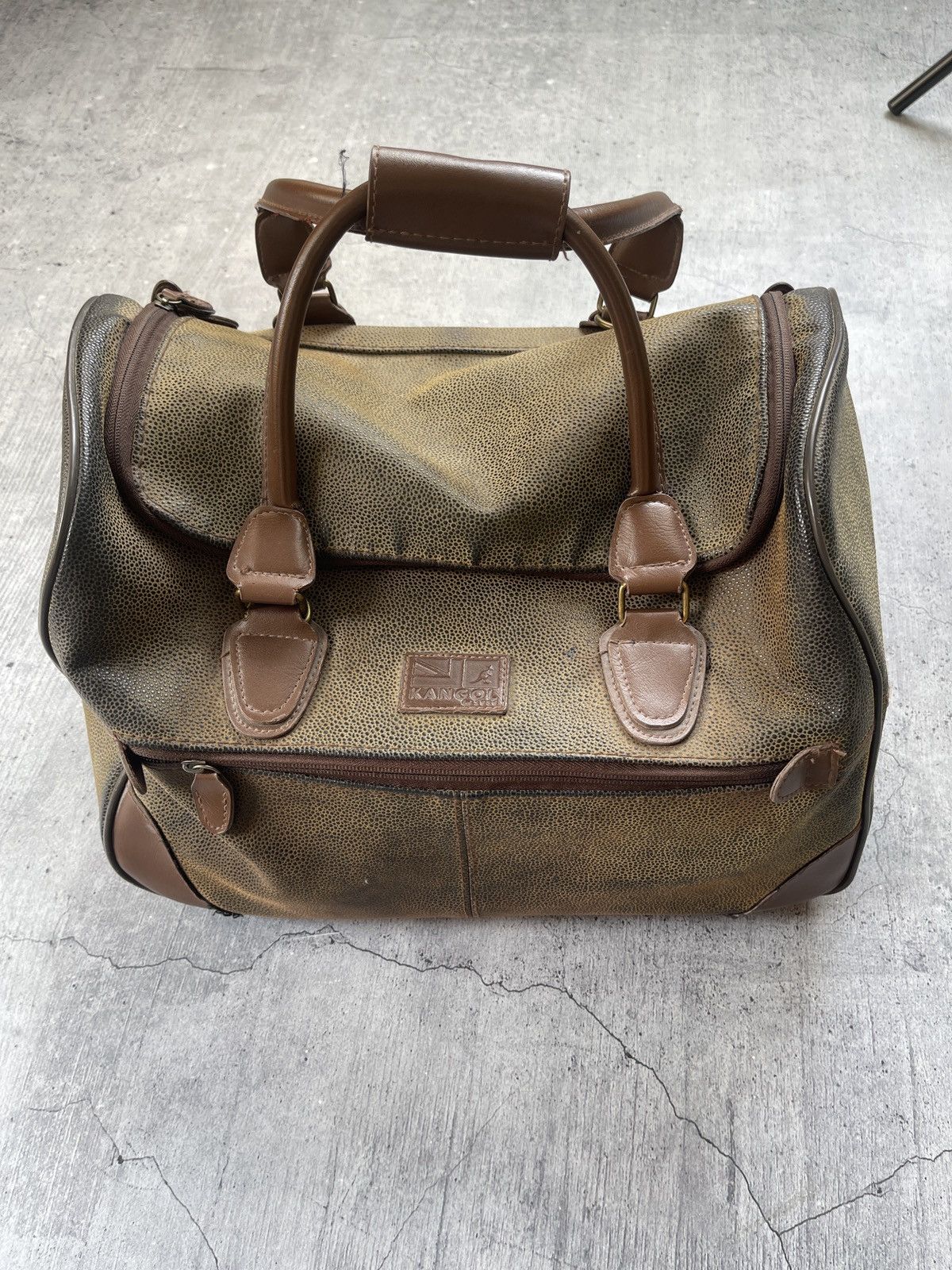 Genuine Leather Rare Kangol Heavy Leather Crossbody Slingbag / Backpack Size ONE SIZE - 2 Thumbnail