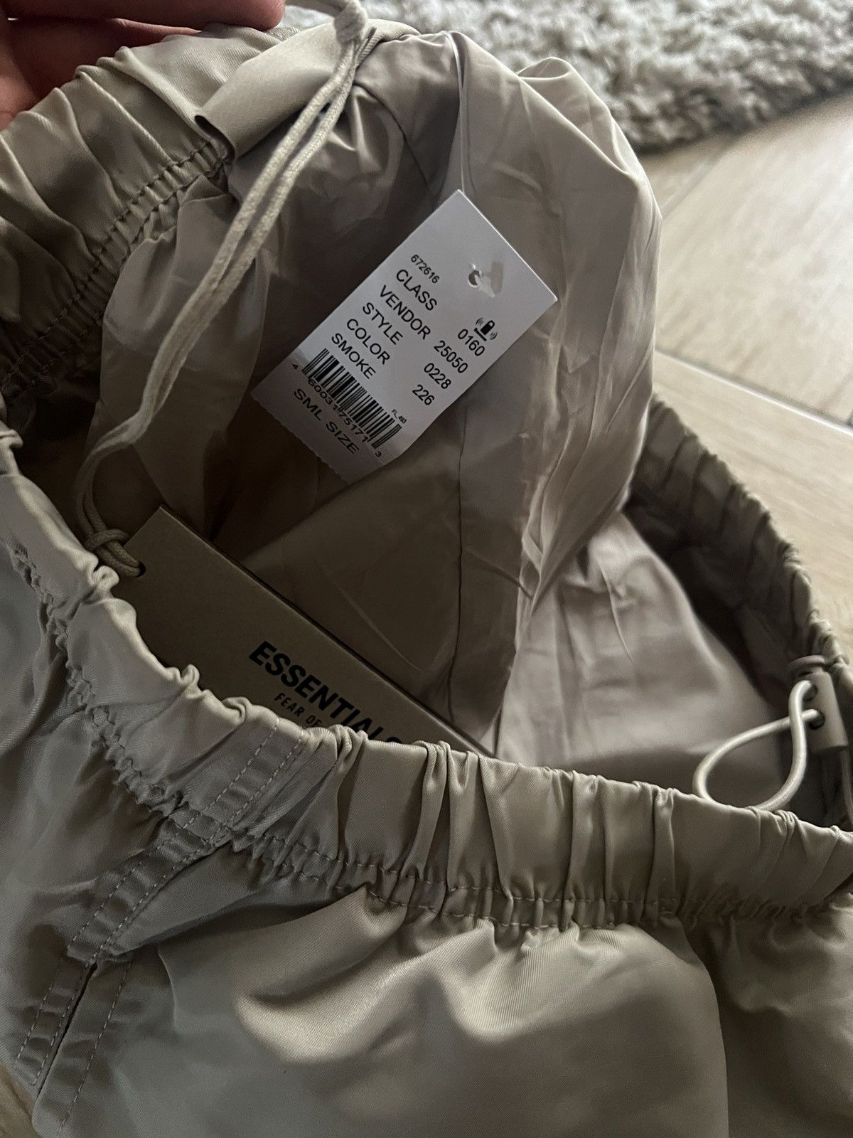 Essentials Fear of god essentials shorts Size US 30 / EU 46 - 3 Thumbnail
