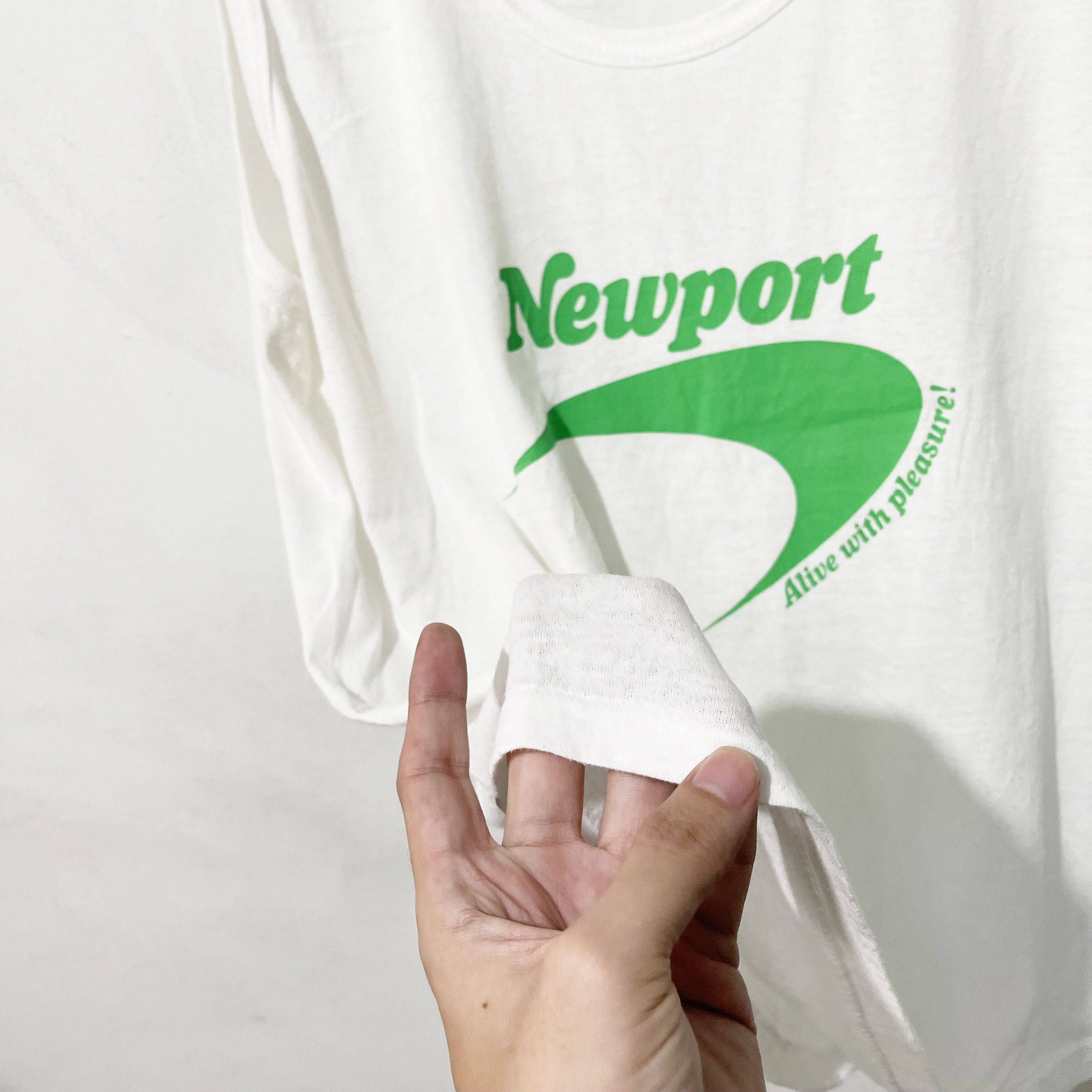 Vintage Vintage 90s Newport Alive With Pleasure Tank Top Size US M / EU 48-50 / 2 - 5 Thumbnail