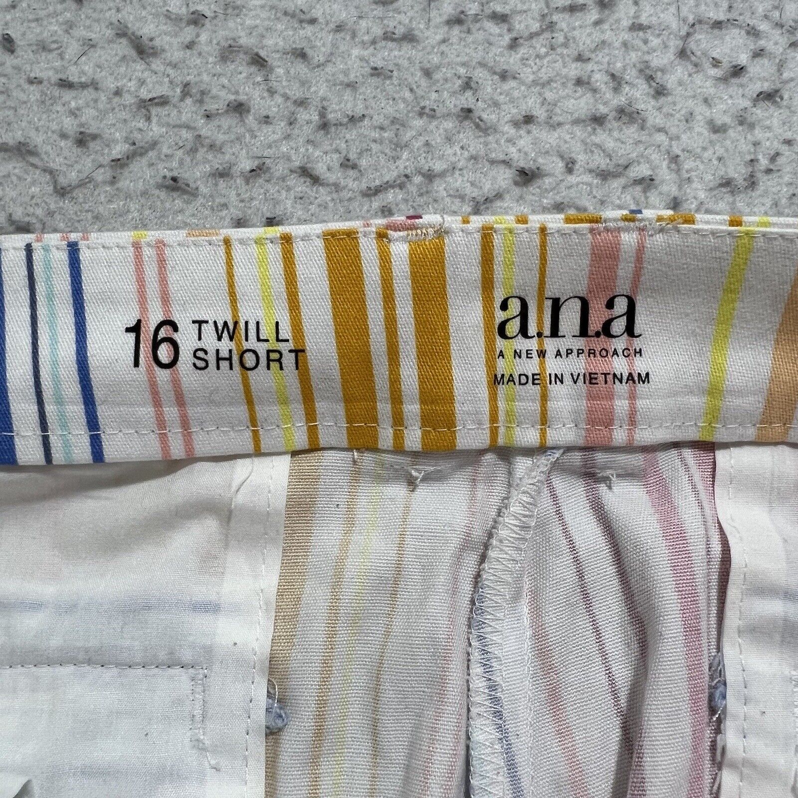 JCPenney a.n.a. Twill Shorts 3" Inseam Colorful Striped Flat Front Size 38" / US 16 / IT 52 - 2 Thumbnail
