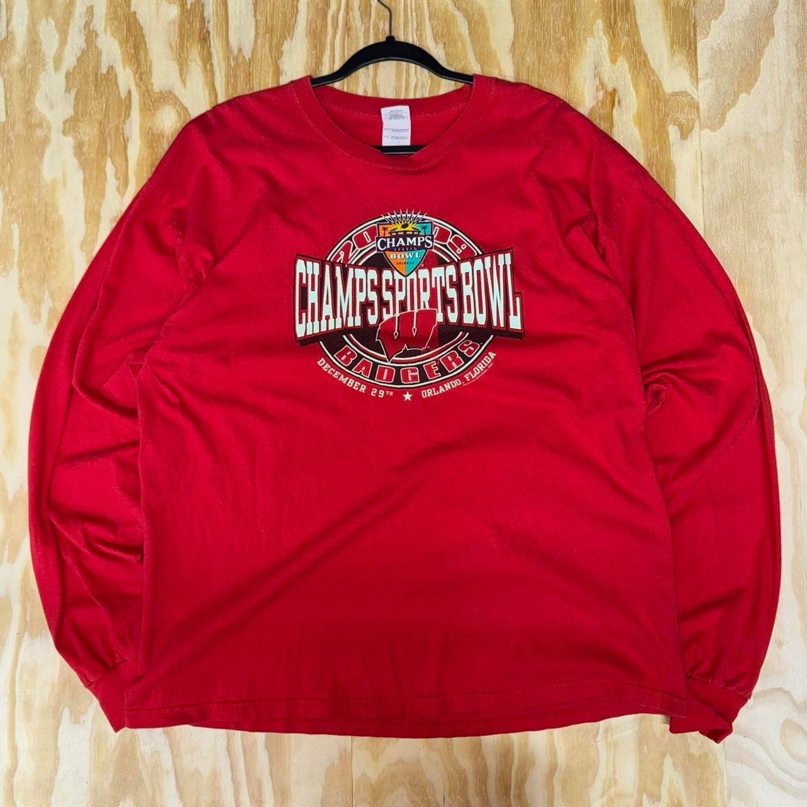 Gildan Vintage y2k champ sports bowl football wisconsin badgers tee Size US XL / EU 56 / 4 - 1 Thumbnail