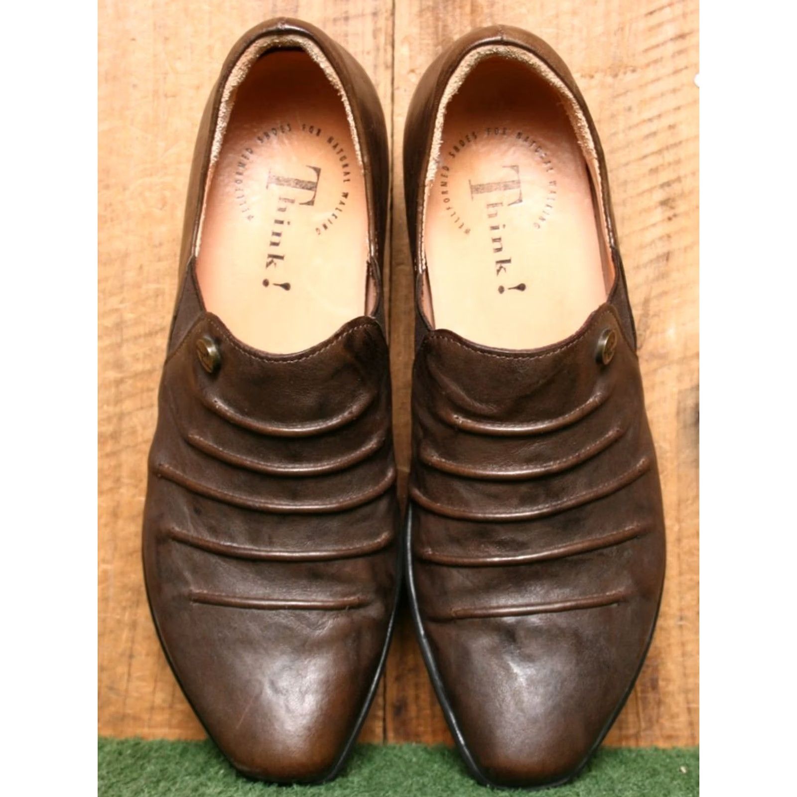Vintage THINK! Brown Leather Pleated Dual Gore Slip-On Loafer EUR 38 | US 7.5-8 Womens Shoes Size US 7.5 / IT 37.5 - 4 Thumbnail