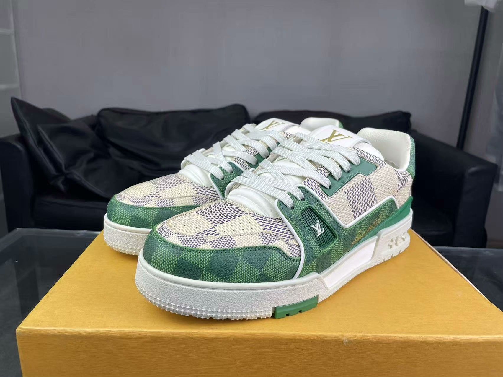 Louis Vuitton Louis Vuitton Training Green Lowtop Sneakers 41 Men Size US 8.5 / EU 41-42 - 1 Thumbnail