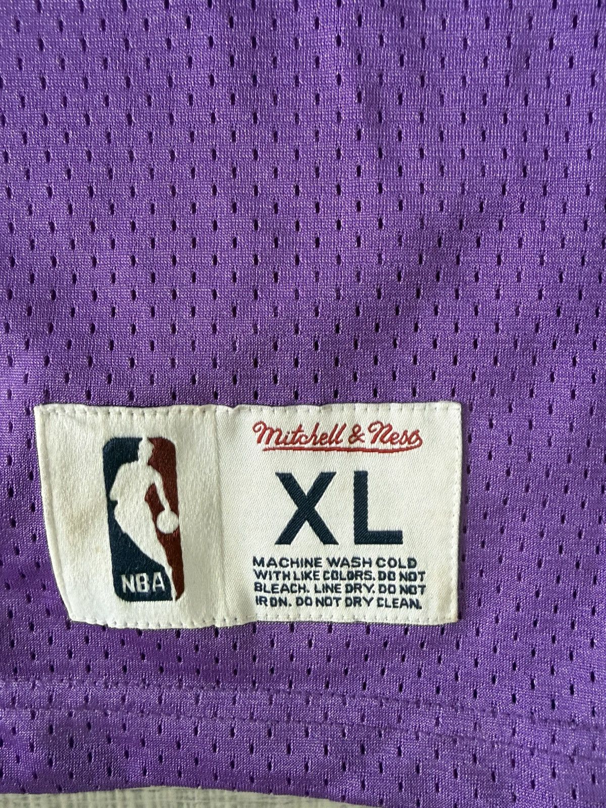 Mitchell & Ness Toronto Raptors Mitchell & Ness Size US XL / EU 56 / 4 - 3 Thumbnail