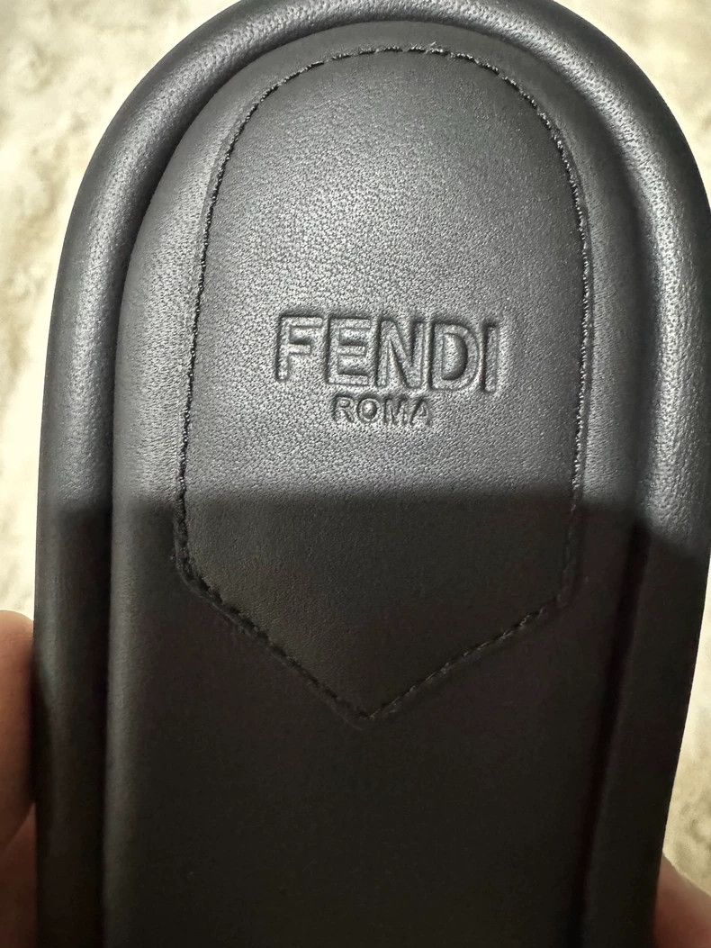 Fendi Fendi Leather slippers with logo heel slipper Size US 5.5 / IT 35.5 - 7 Thumbnail