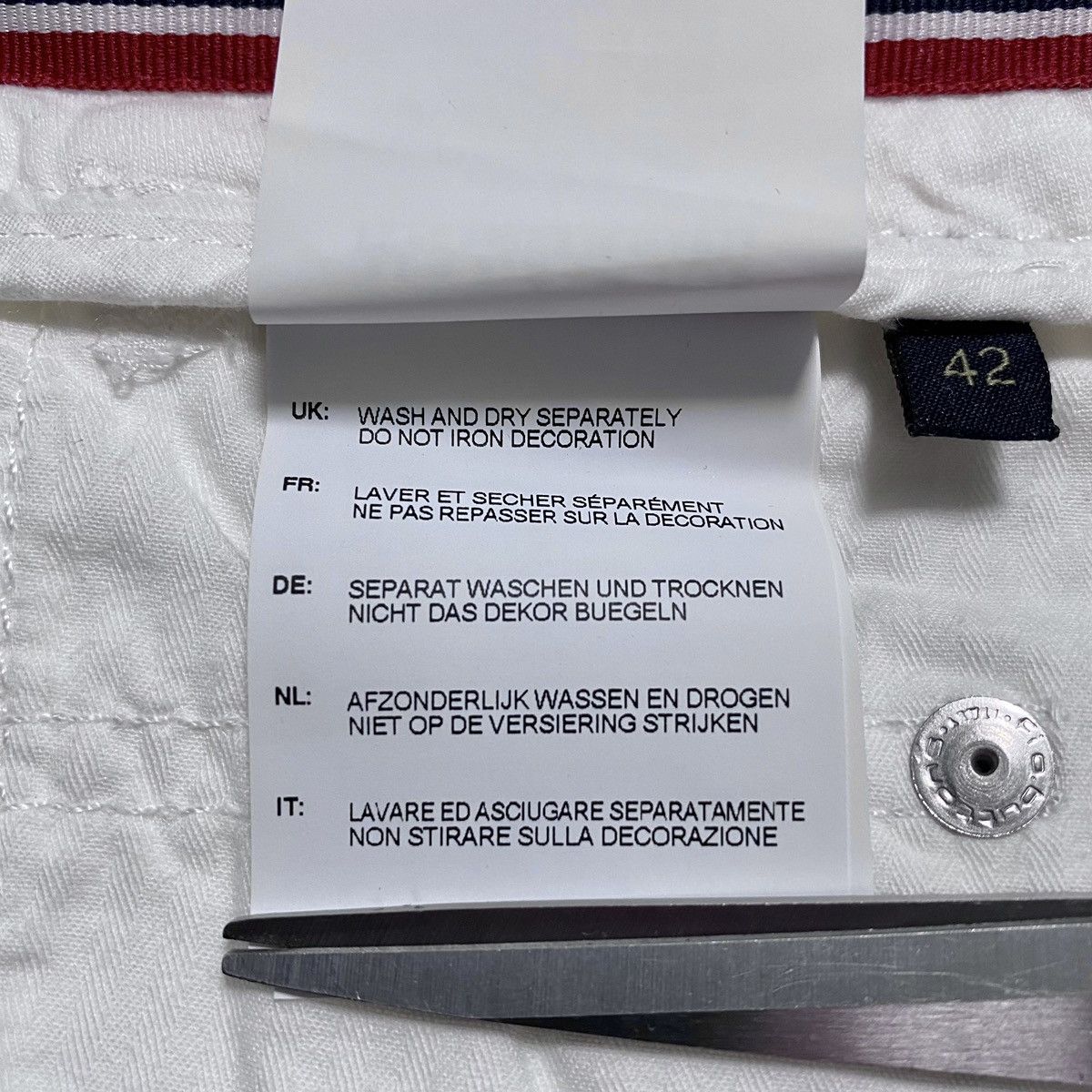 Napapijri Women’s Napapijri White Multipocket Cargo Shorts Logo Size 28" / US 6 / IT 42 - 20 Thumbnail
