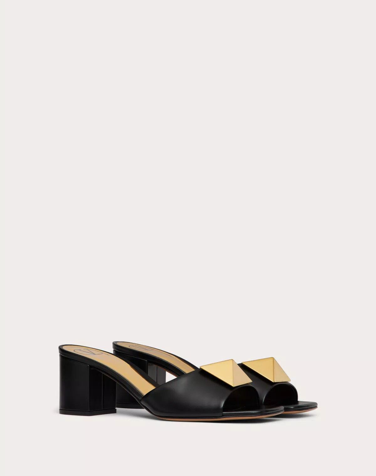 Valentino o1s1wg110625 One Stud Calfskin Slide 60 Mm in Black Size US 5.5 / IT 35.5 - 2 Thumbnail