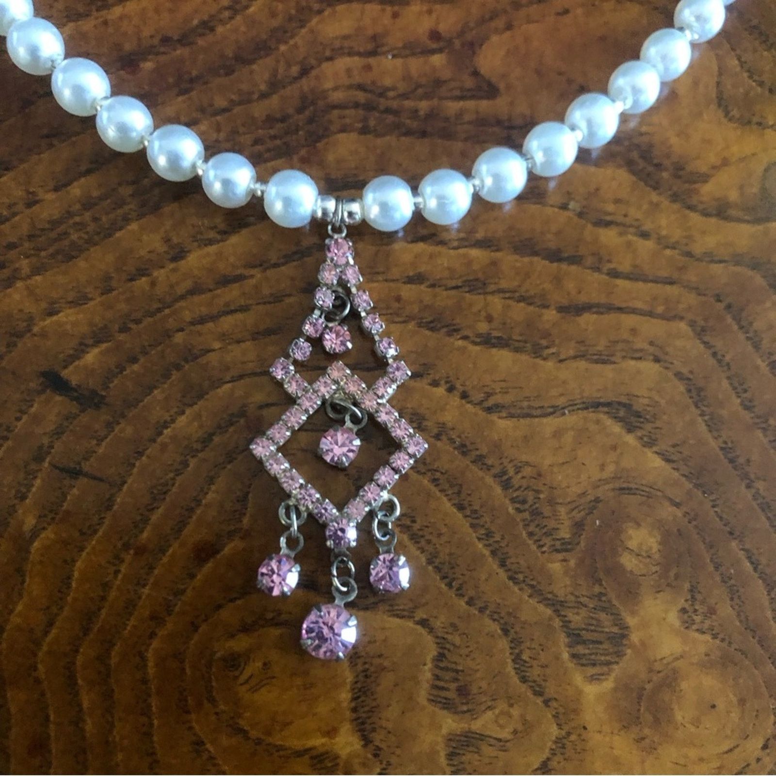 Handmade Handcrafted repurpose elegant pink chandelier Pearl necklace Size ONE SIZE - 9 Thumbnail