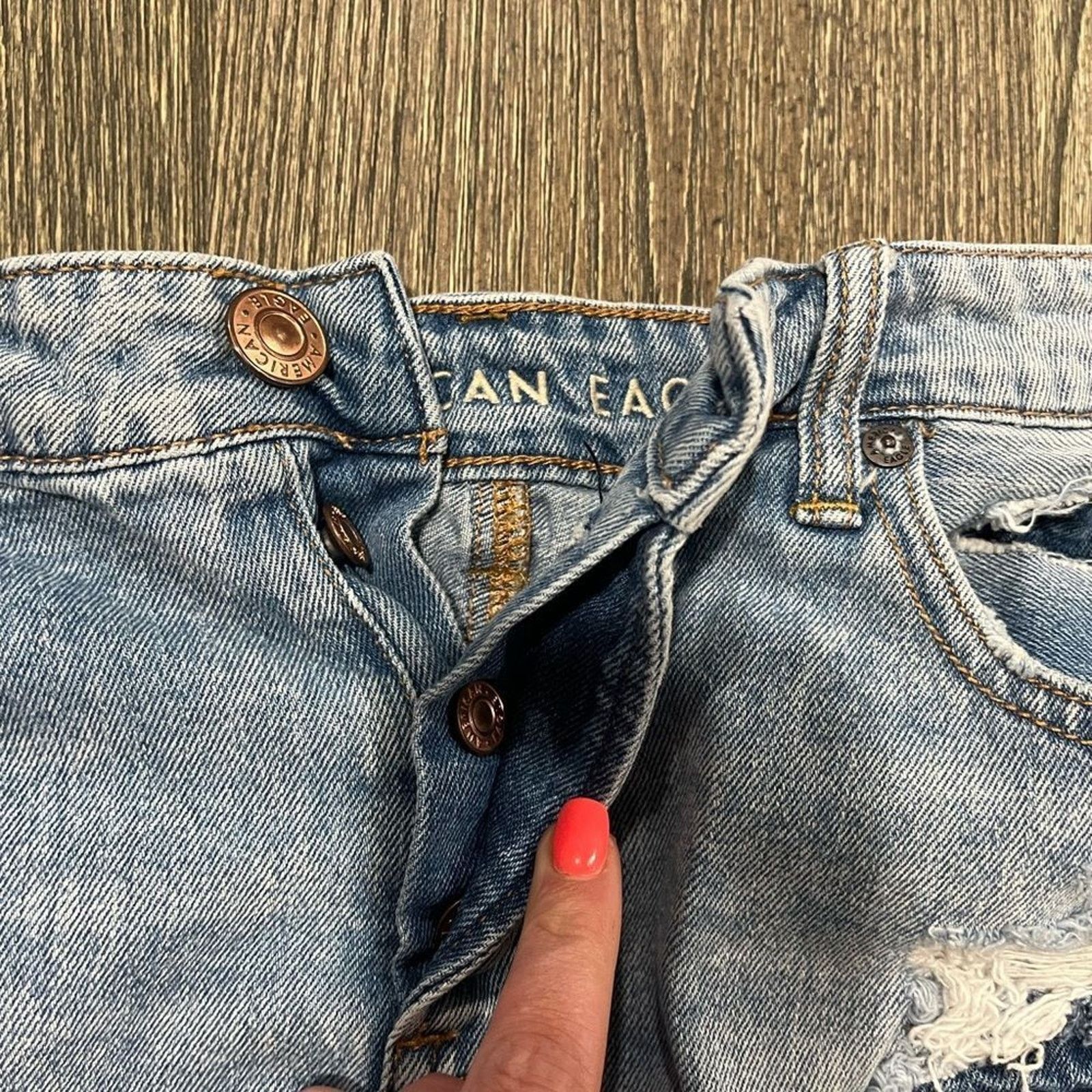 American Eagle Outfitters American Eagle Cut-Off Jean Short Mid-Rise Distressed Size 8 Size 30" / US 8 / IT 44 - 4 Thumbnail