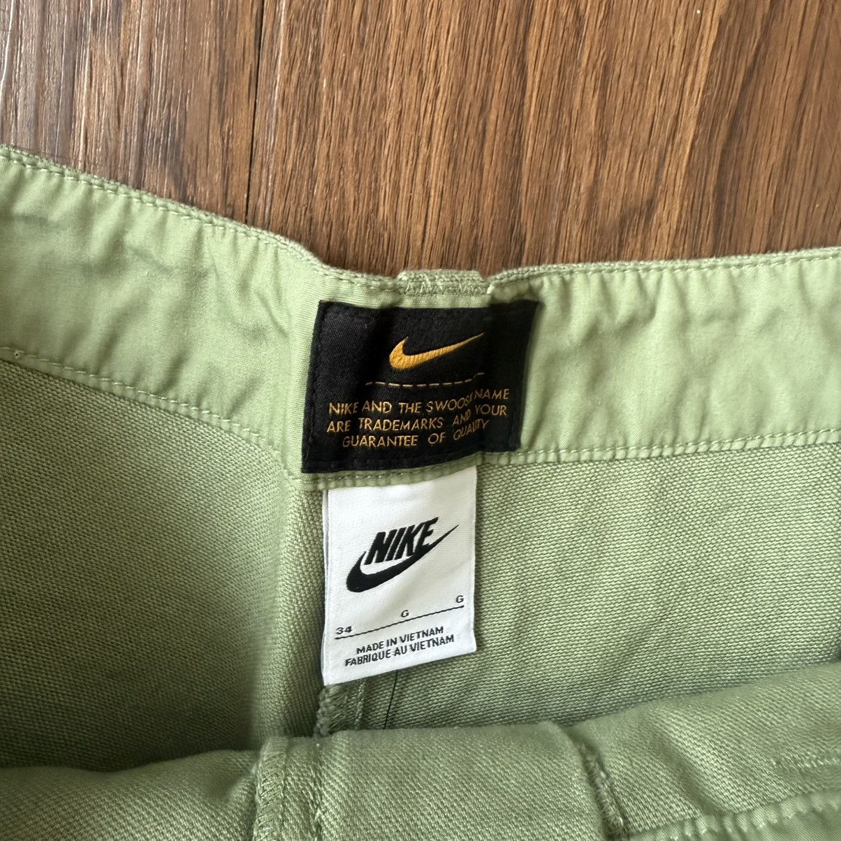 Nike Nike Cargo Shorts Men Size US 34 / EU 50 - 2 Thumbnail