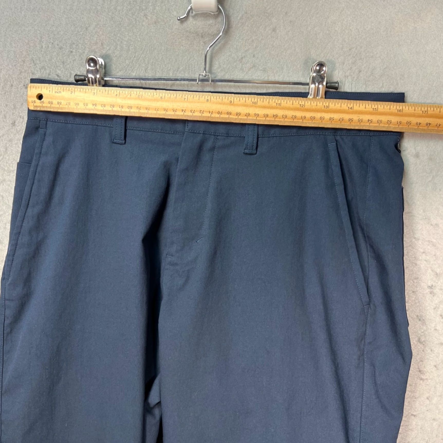 Lululemon Lululemon Mens 30 Navy Blue Slim Fit Tapered Leg Stretch Pants Shirt? Size US 30 / EU 46 - 4 Thumbnail
