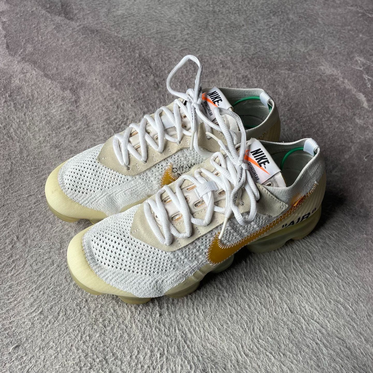 Nike Nike White Lowtop Sneakers 42 Men Size US 9 / EU 42 - 1 Thumbnail