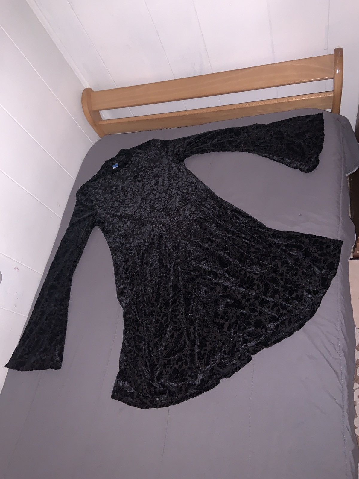Old Navy Womens - Long Sleeve Velour Mini Dress - Size Medium Size M / US 6-8 / IT 42-44 - 1 Thumbnail