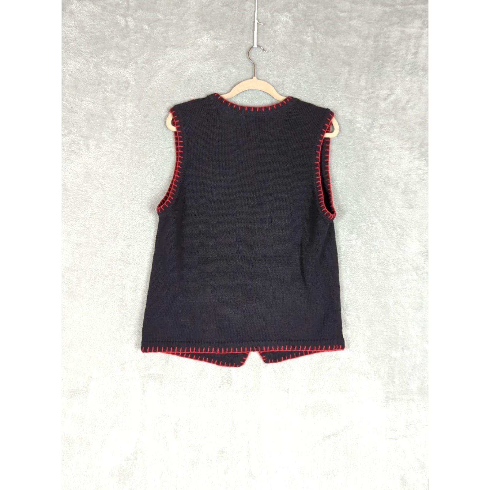 Vintage VINTAGE Victoria Jones Sweater Vest Women's M Sleeveless V-Neck Christmas Poinsettias Floral Embroidered Knit Black 90s Hipster Retro School USA Size M / US 6-8 / IT 42-44 - 5 Thumbnail