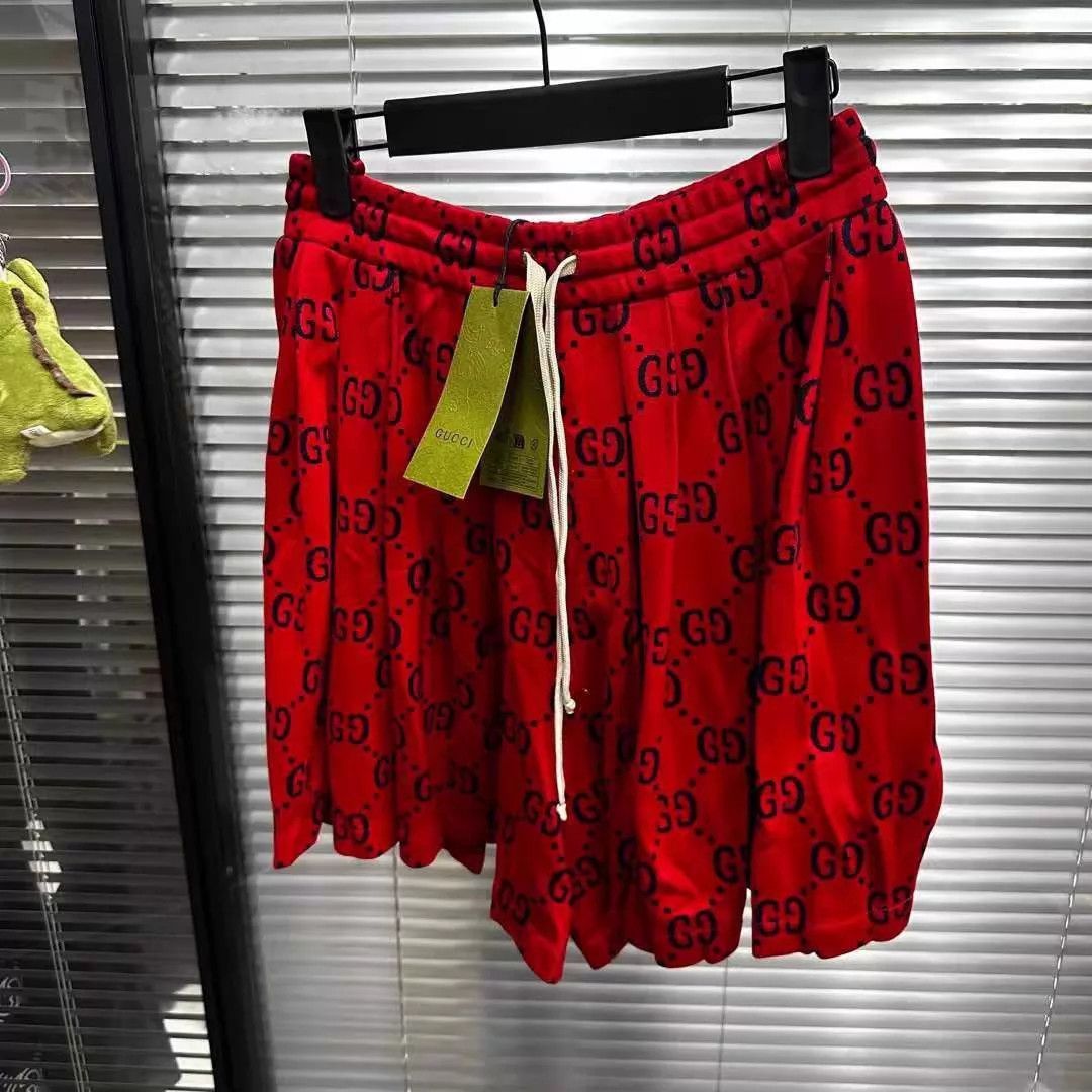 Gucci Gucci Red All Over Print Mini Skirt Women's S Size 26" / US 2 / IT 38 - 1 Thumbnail