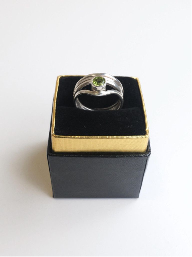 Vintage August birthday sterling silver women’s vintage ring Size ONE SIZE - 8 Thumbnail