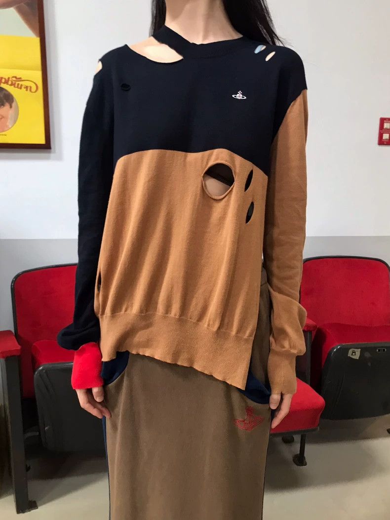 Vivienne Westwood Vivienne Westwood size00 Decomposed knit top with old holes Size M / US 6-8 / IT 42-44 - 2 Thumbnail