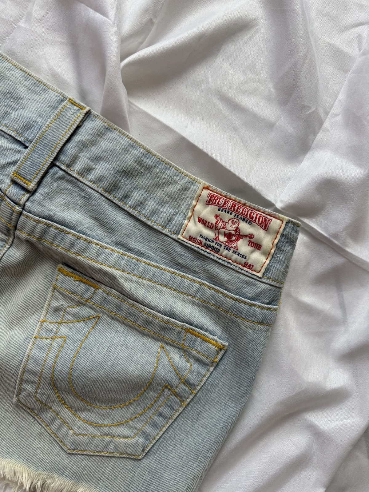 True Religion True Religion Y2K Big Logo Distressed Denim Sexy Mini Skirt Size 27" / US 4 / IT 40 - 4 Thumbnail
