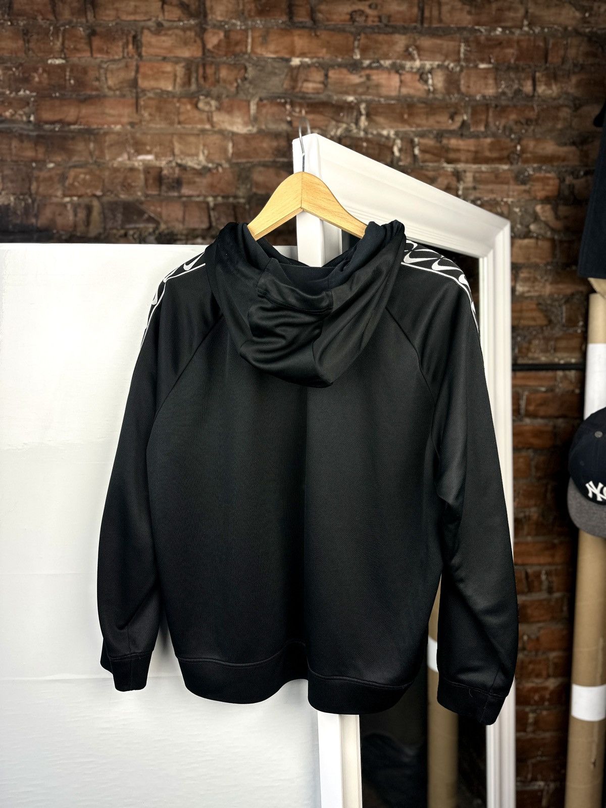 Nike × Nike ACG Women’s Hoodie Nike Lampas Center Logo Black Size: L Size L / US 10 / IT 46 - 3 Thumbnail