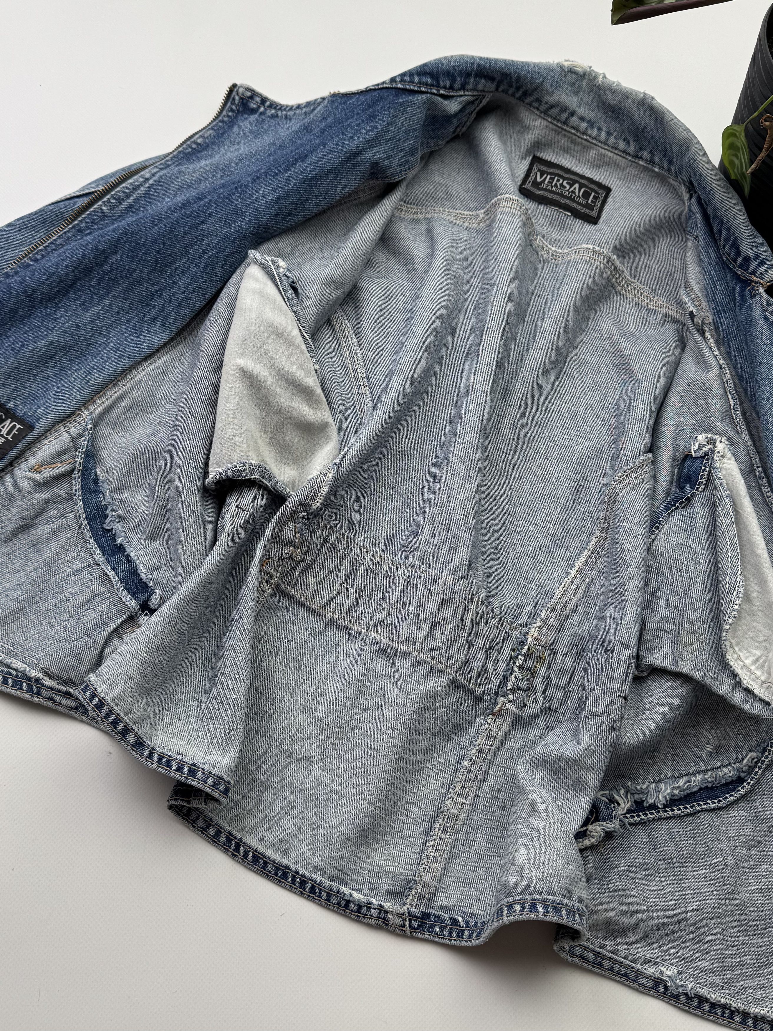 Versace Jeans Couture Versace Jeans Couture 80's Denim Jacket (145) Size M / US 6-8 / IT 42-44 - 9 Thumbnail