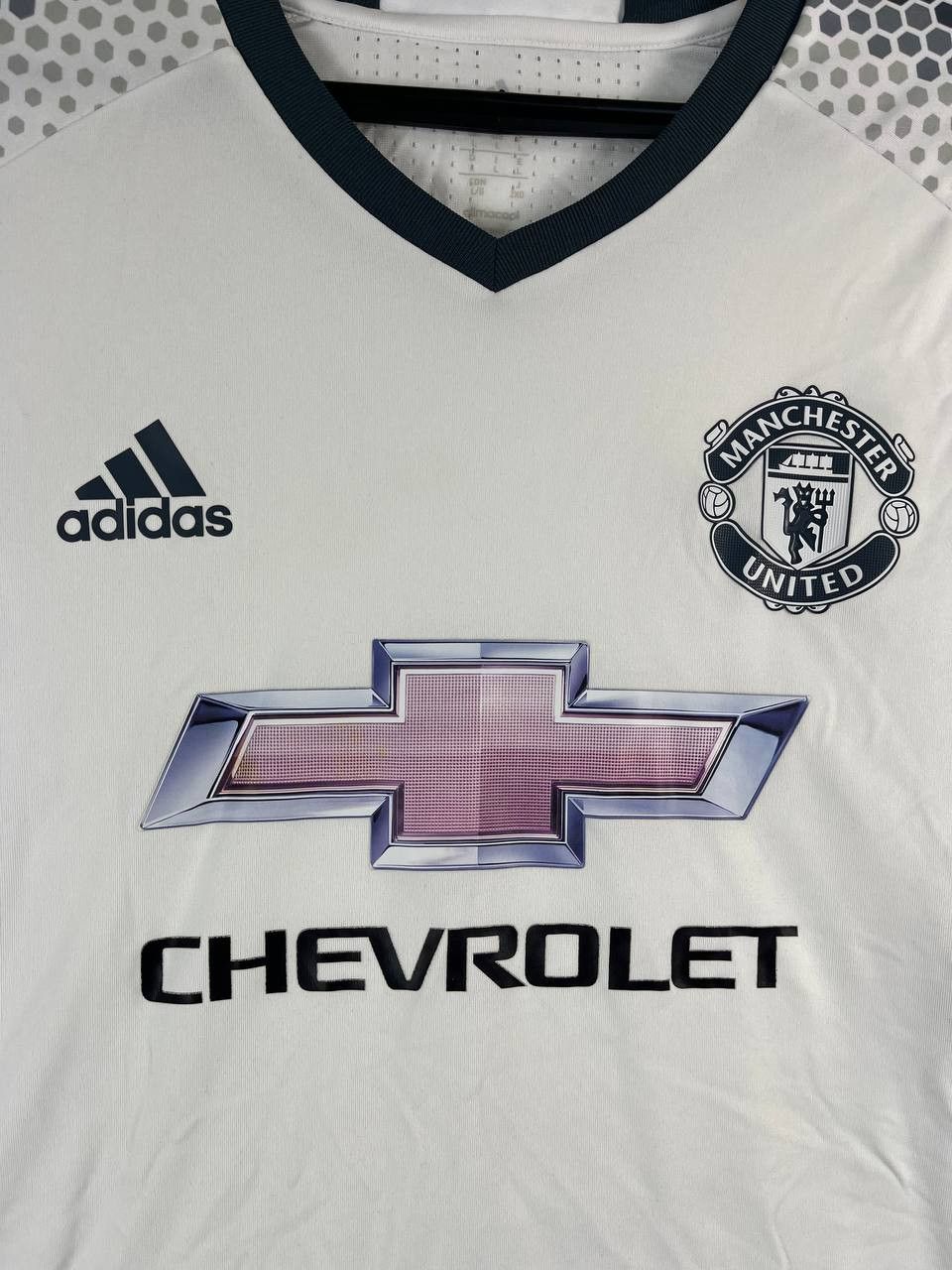Adidas MANCHESTER UNITED 2016 2017 ADIDAS AI6662 FOOTBALL Size L Size US L / EU 52-54 / 3 - 2 Thumbnail