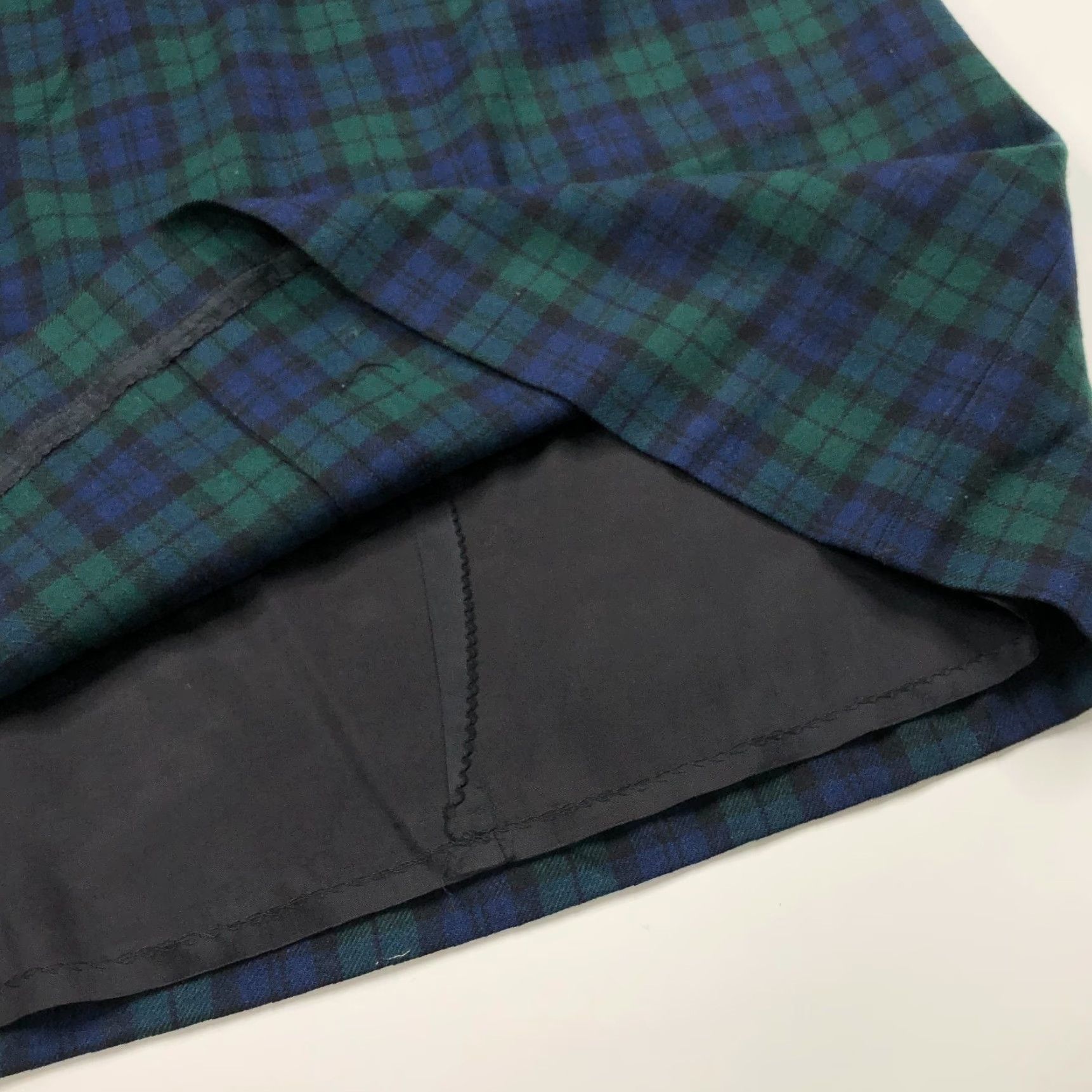 Pendleton VINTAGE Pendleton Skirt Green Plaid Midi Lined Pockets 36 Wool Above Knee 9.25 Adjustable? No, keep: "Fits 40In" Size 25" / US 0 / IT 36 - 5 Thumbnail