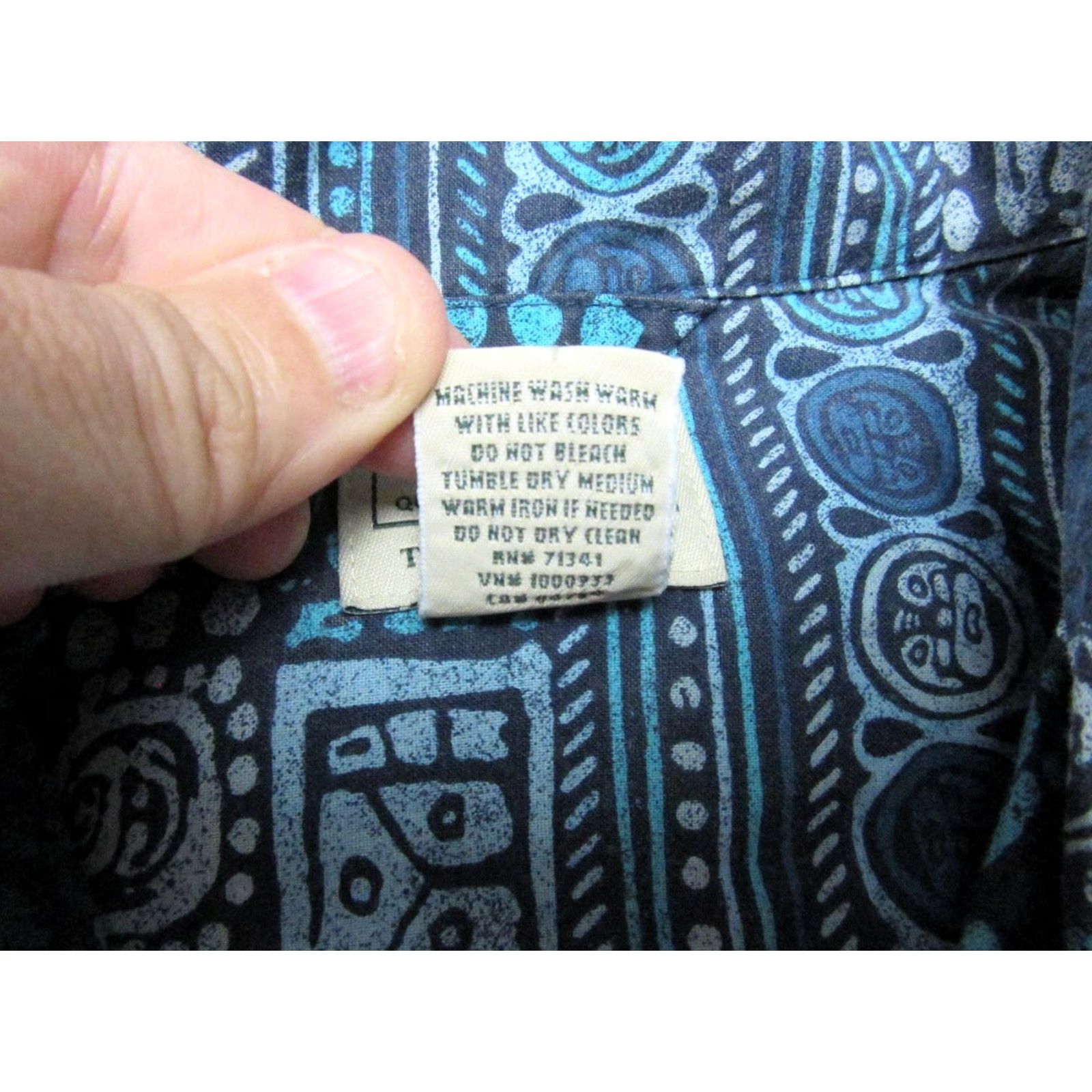 Vintage VINTAGE L.L. Bean Shirt Mens M Geometric Hawaiian Short Sleeve Blue Green Casual Mens Accessories? Size US M / EU 48-50 / 2 - 3 Thumbnail