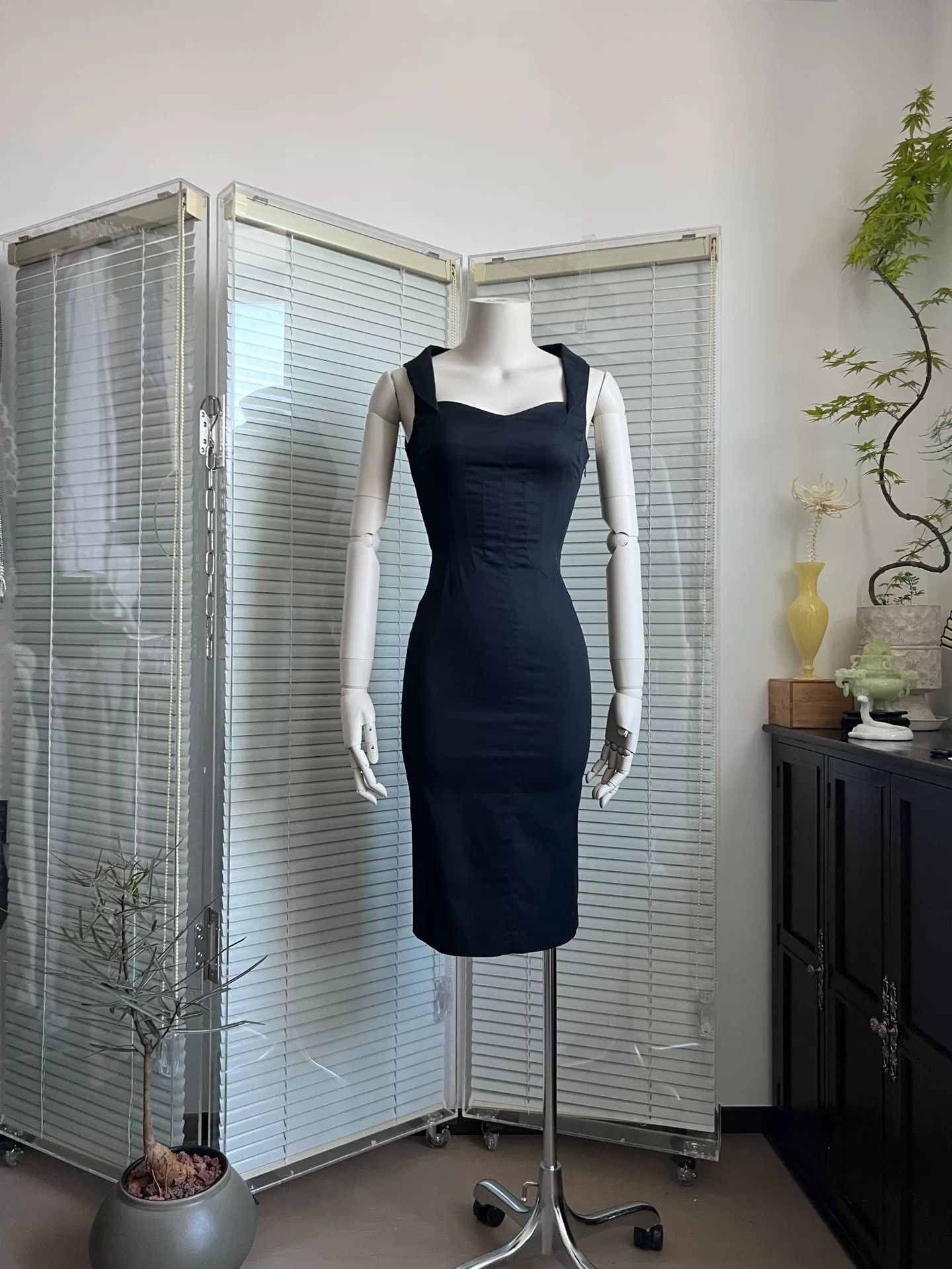 Dolce & Gabbana D&G Vintage Lapel Bodycon Dress Size XS / US 0-2 / IT 36-38 - 1 Thumbnail