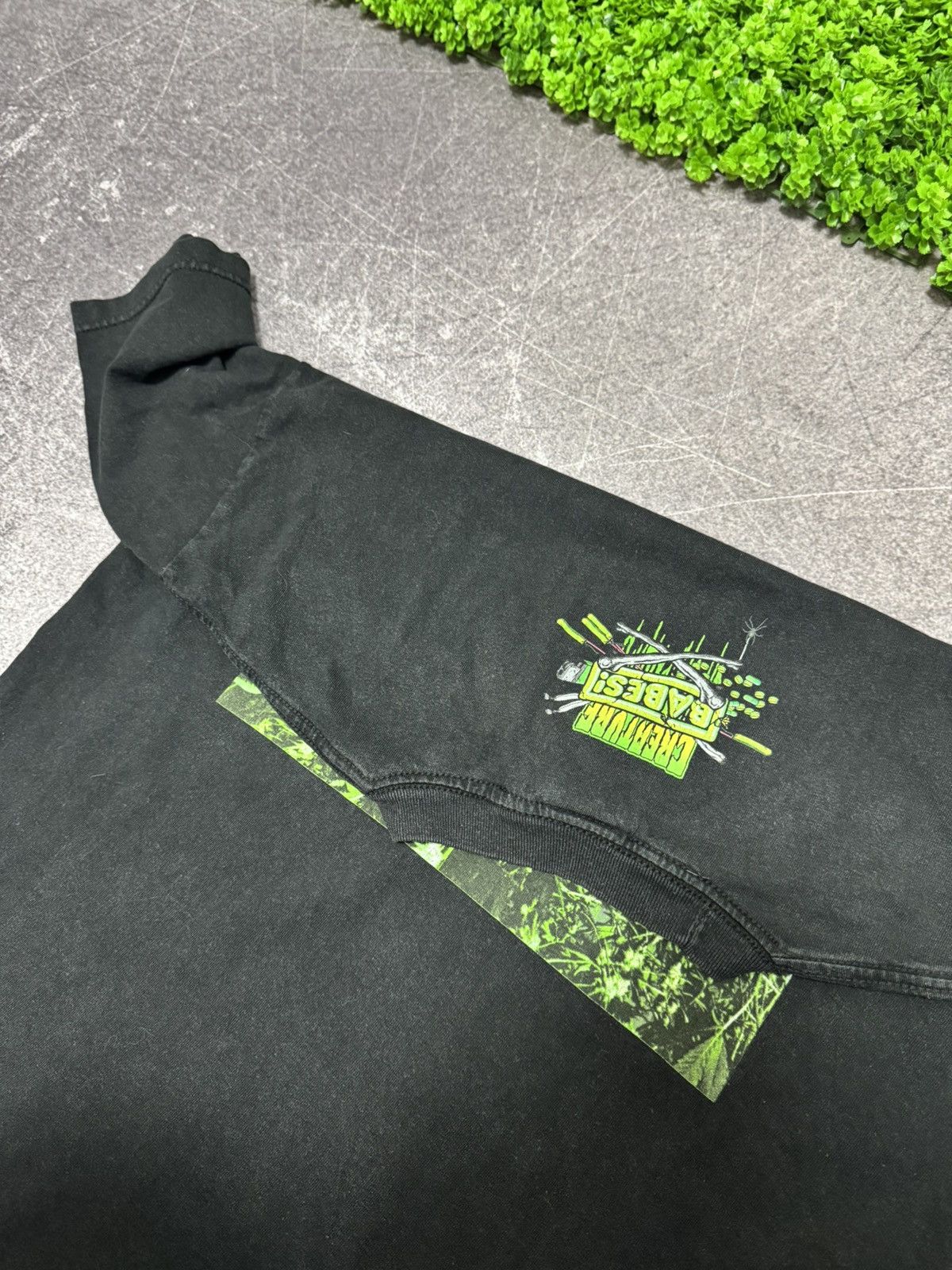 Blind Skateboards Vintage creature skateboards weed graphic tshirt hook ups Size US L / EU 52-54 / 3 - 8 Thumbnail