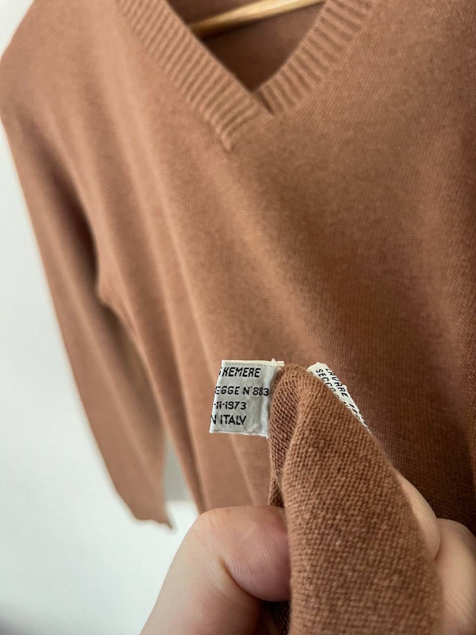 Christian Dior Monsieur Christian Dior Brown Cashmere V-Neck Logo Pullover Sweater Size US S / EU 44-46 / 1 - 9 Thumbnail